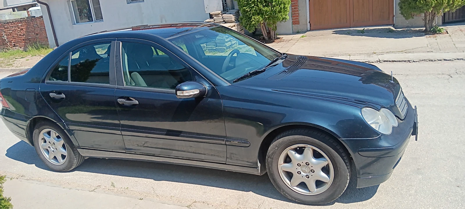 Mercedes-Benz C 200, снимка 3 - Автомобили и джипове - 54255325