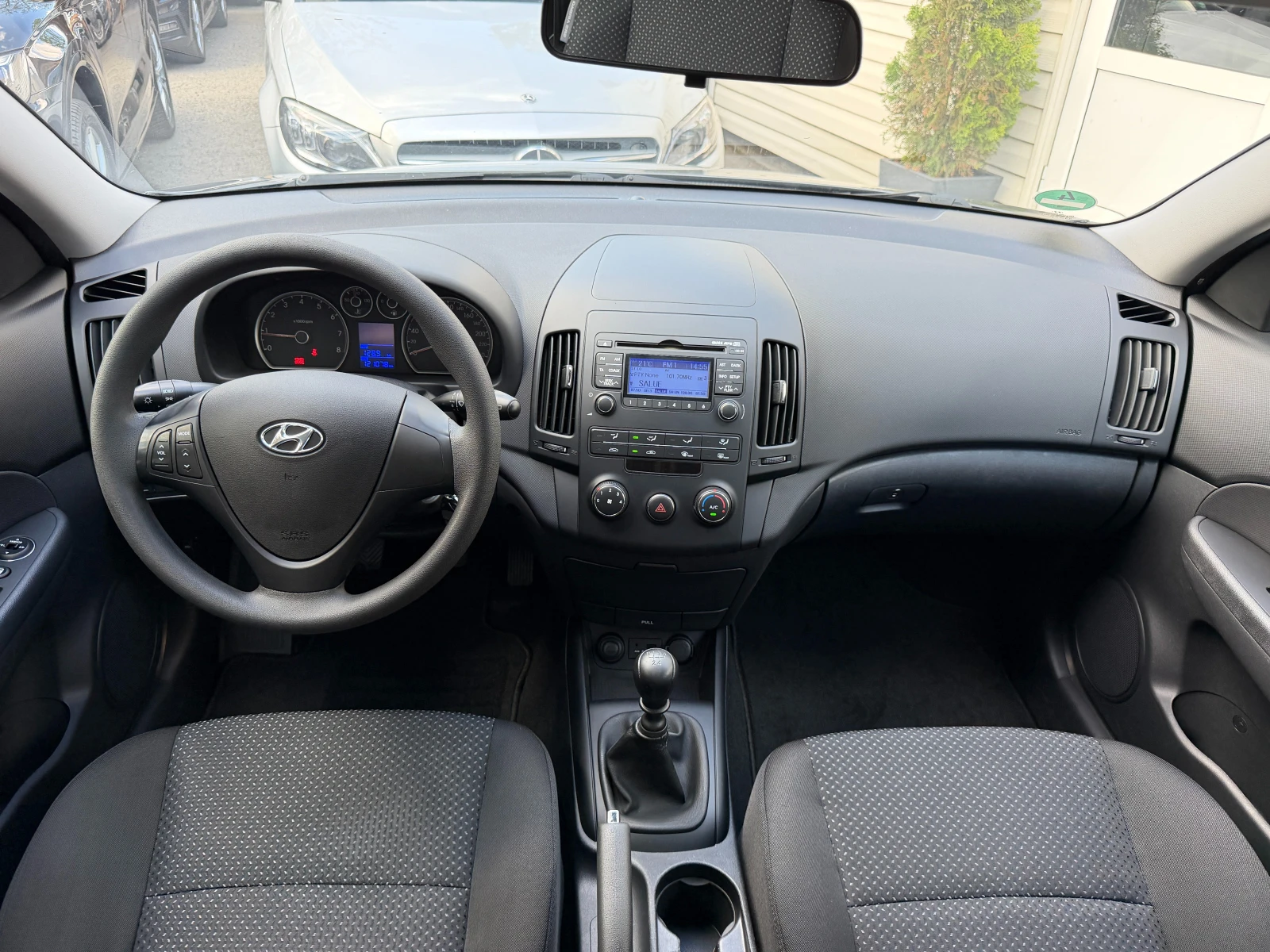 Hyundai I30 1.4i* 110к.с* С ПЪЛНА СЕРВИЗНА ИСТОРИЯ В Hyundai, снимка 10 - Автомобили и джипове - 54428346