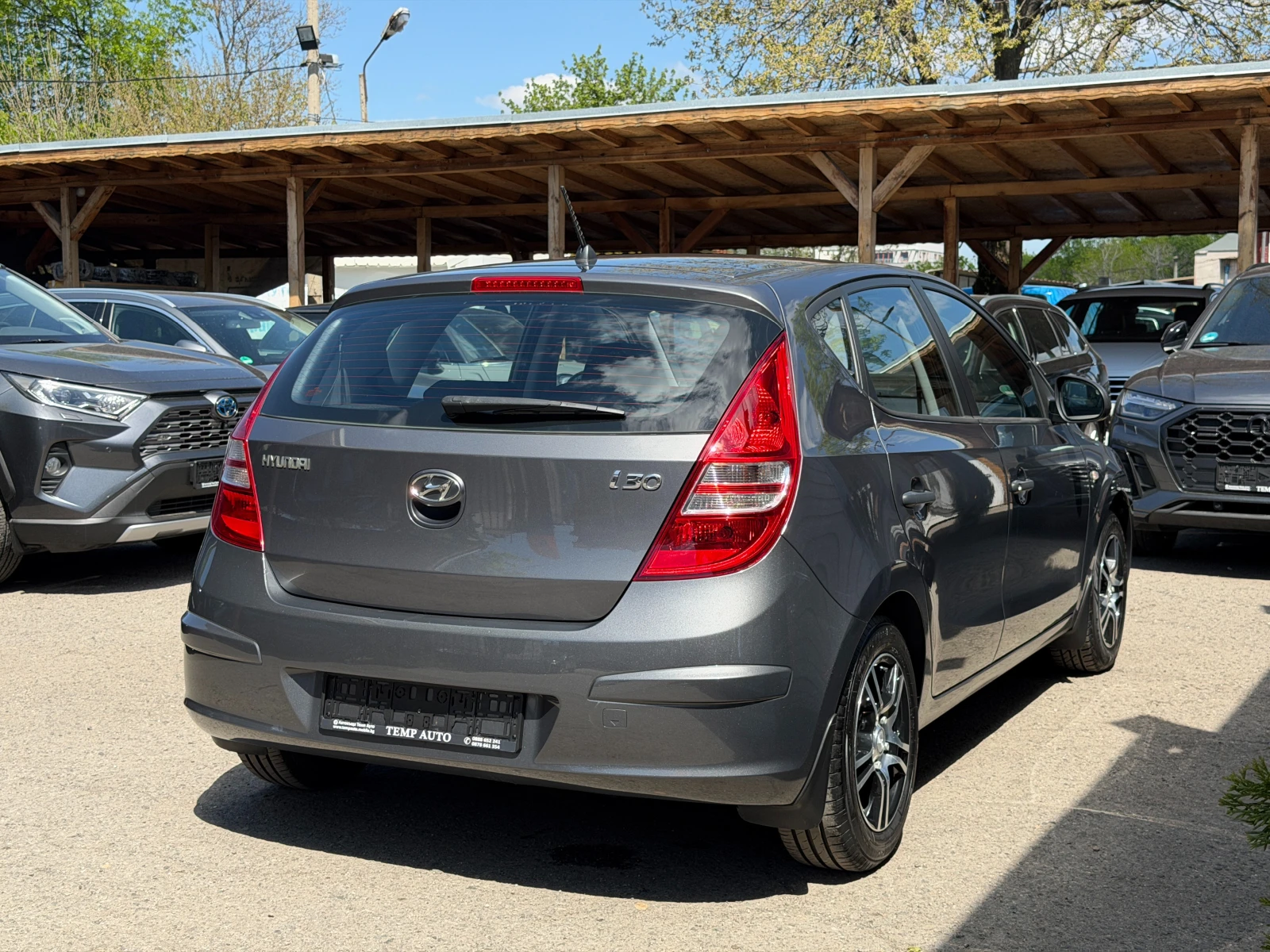 Hyundai I30 1.4i* 110к.с* С ПЪЛНА СЕРВИЗНА ИСТОРИЯ В Hyundai, снимка 4 - Автомобили и джипове - 54428346
