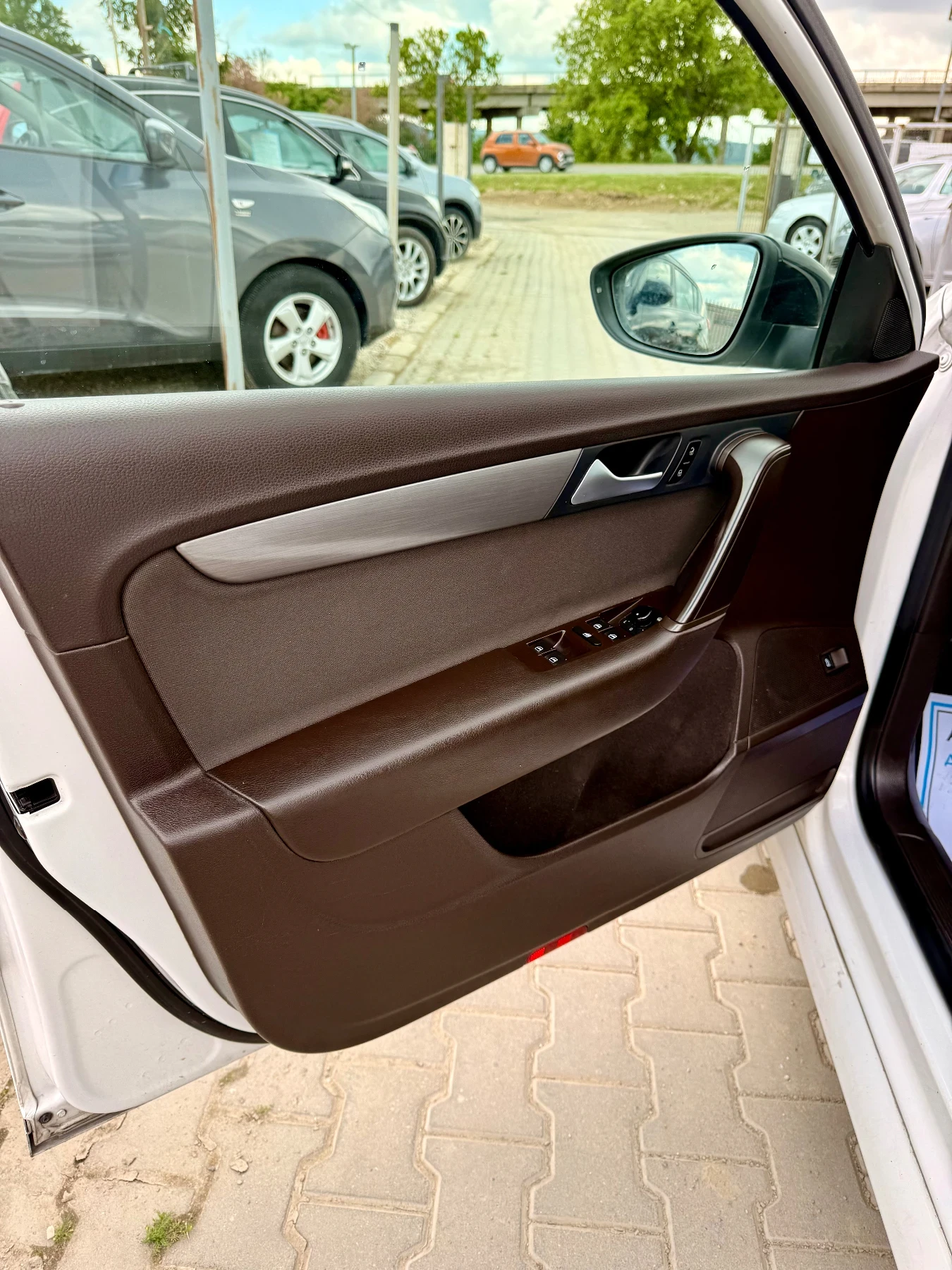 VW Passat 2.0* DSG* Топ състояние* Реален* Бартер* Нави* , снимка 16 - Автомобили и джипове - 54595278