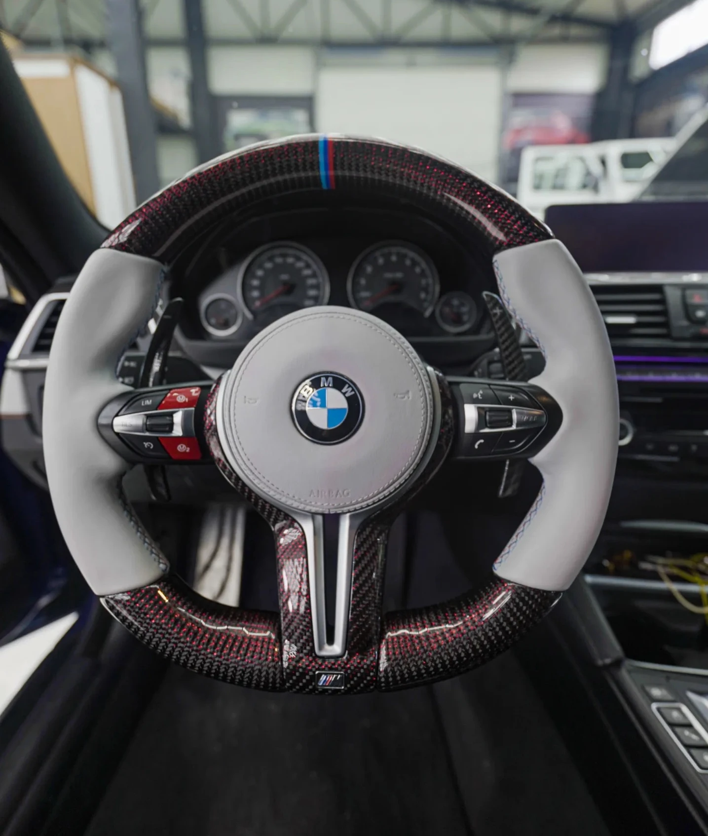 BMW M4 Competition Heritage Edition 1/750, снимка 5 - Автомобили и джипове - 54996763