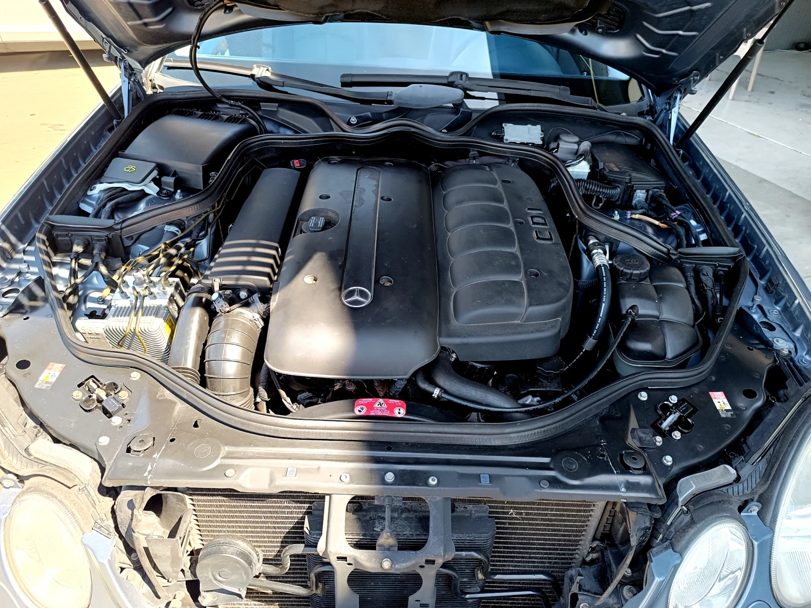 Mercedes-Benz E 320 CDI, снимка 14 - Автомобили и джипове - 55058062