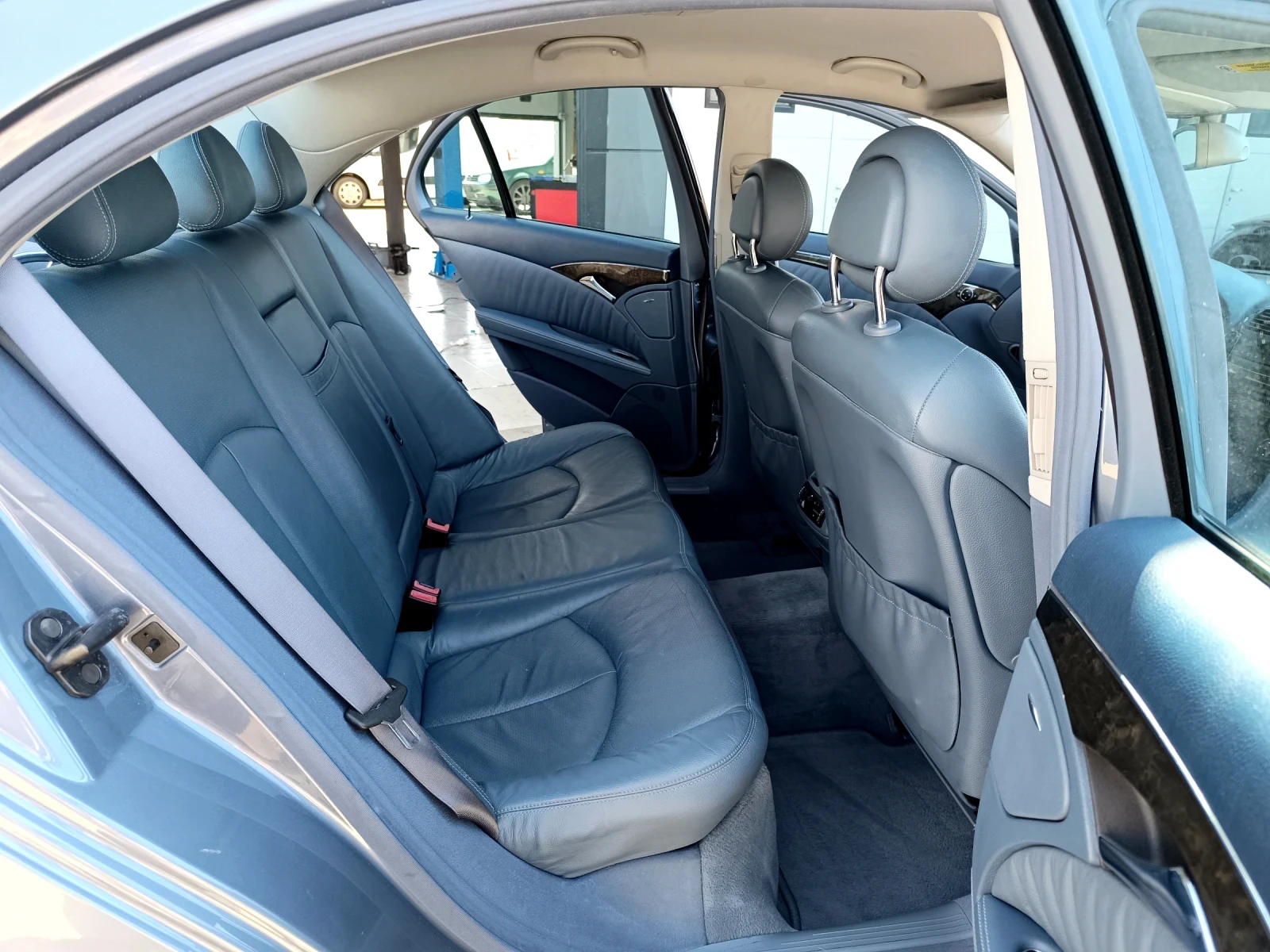 Mercedes-Benz E 320 CDI, снимка 12 - Автомобили и джипове - 55058062
