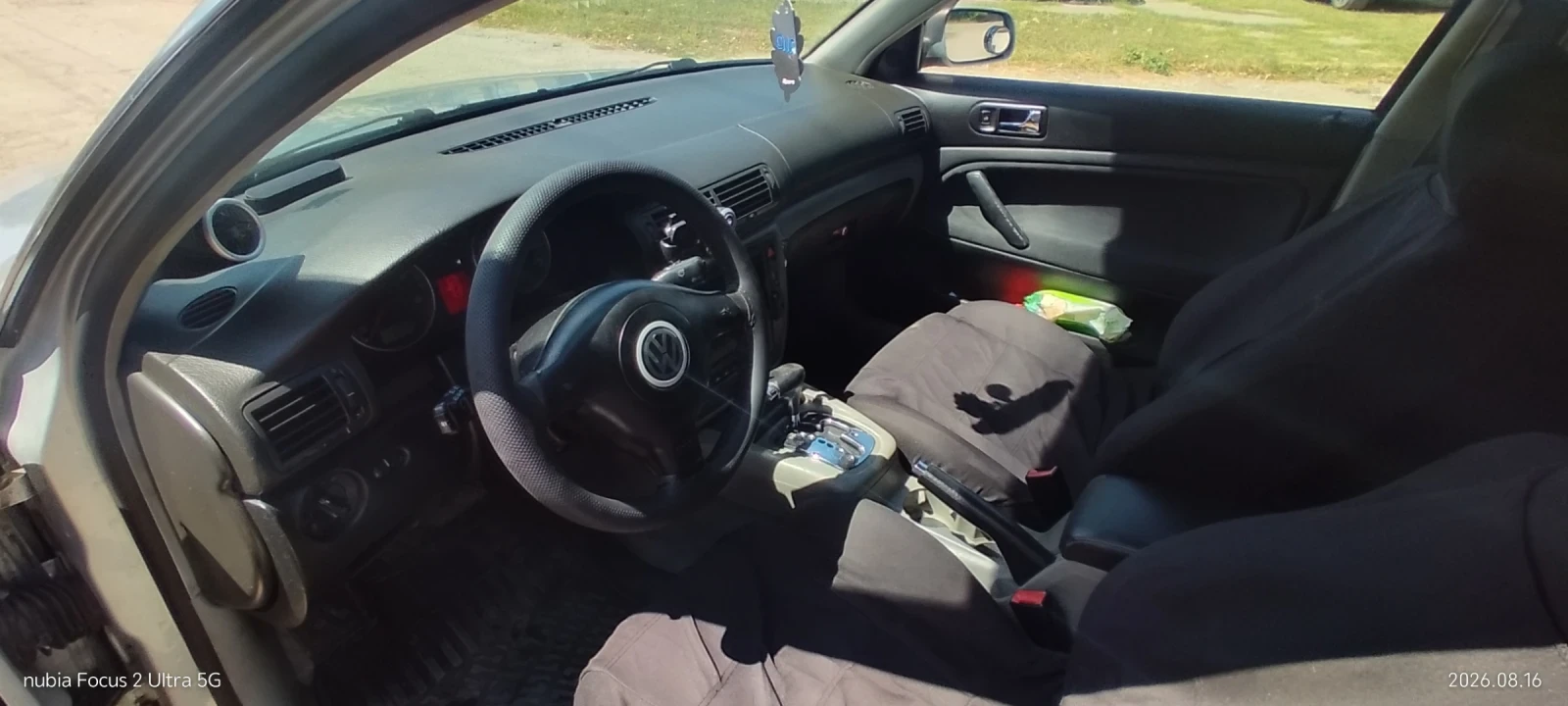 VW Passat, снимка 12 - Автомобили и джипове - 55594315
