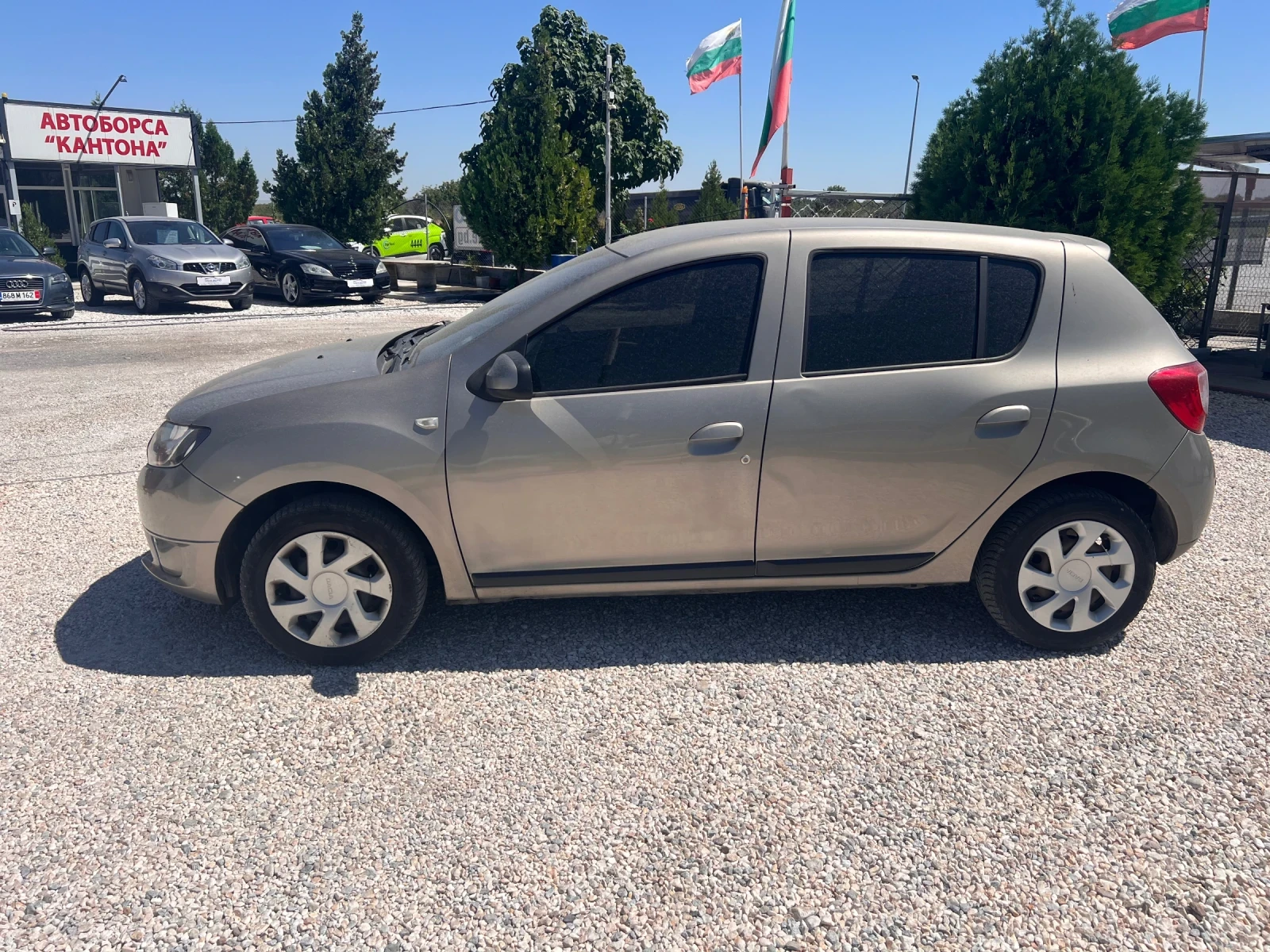 Dacia Sandero 1.5D 90кс, снимка 4 - Автомобили и джипове - 55689501