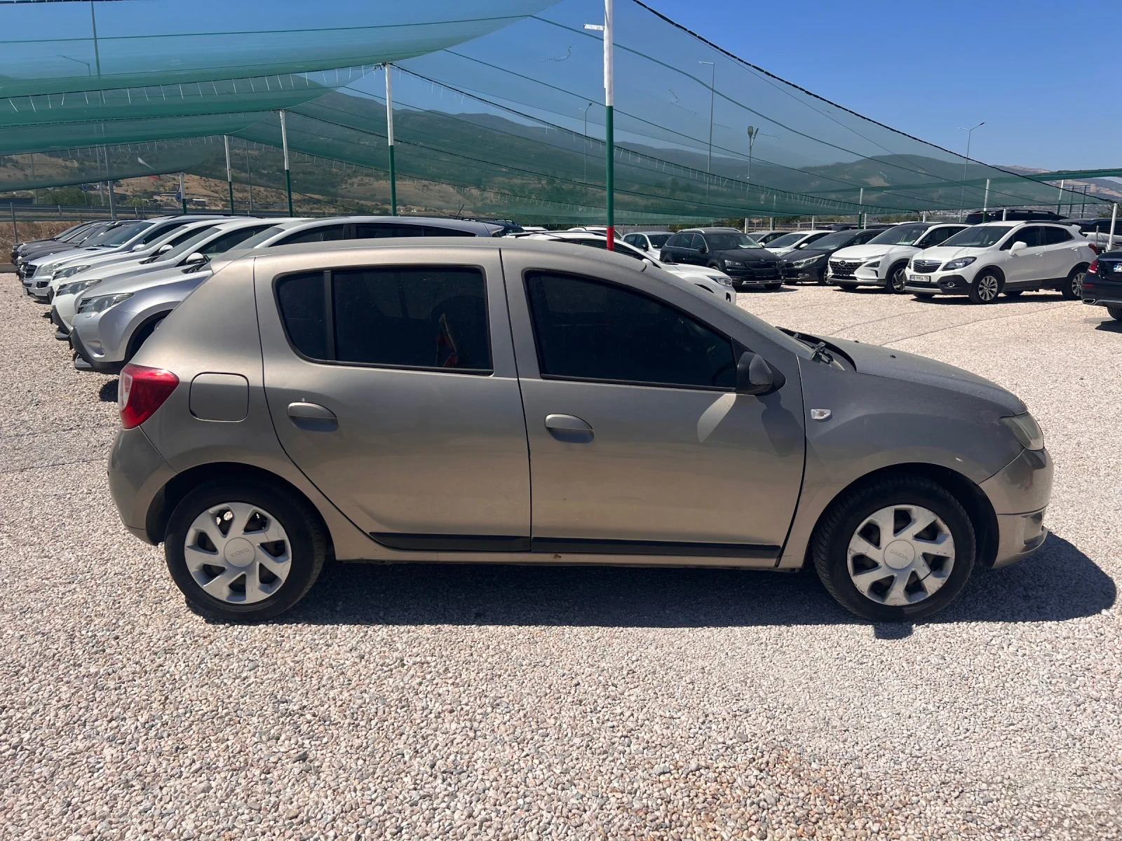 Dacia Sandero 1.5D 90кс, снимка 5 - Автомобили и джипове - 55689501