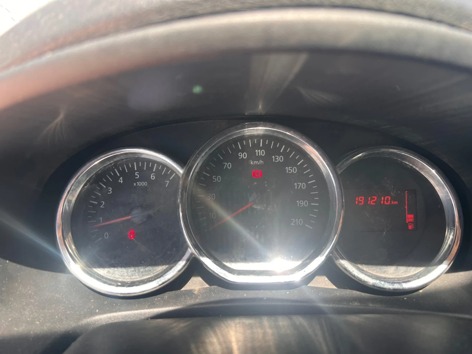 Dacia Sandero 1.5D 90кс, снимка 11 - Автомобили и джипове - 55689501