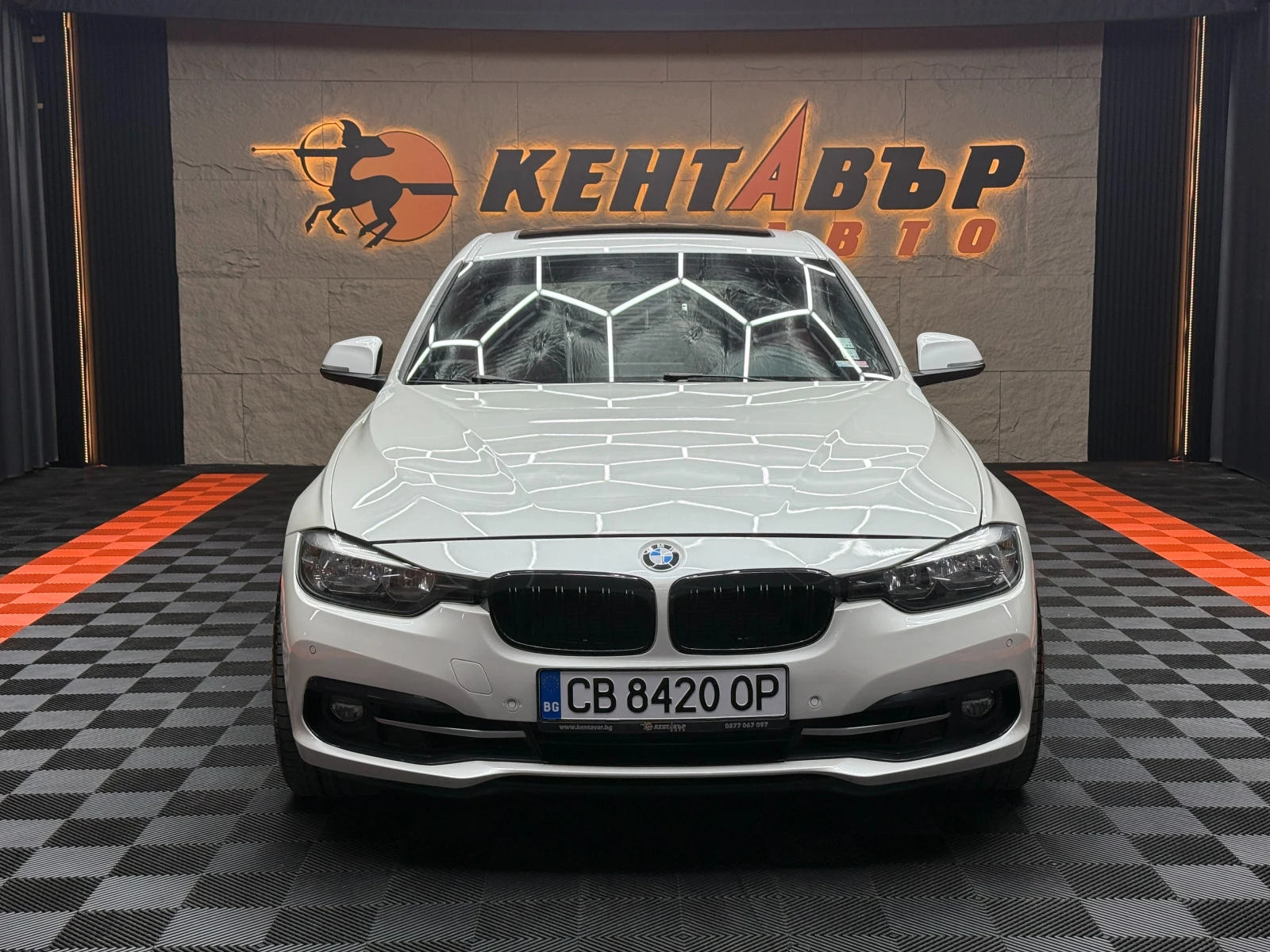 BMW 330 2.0i 252 к.с./Xdrive, снимка 2 - Автомобили и джипове - 55726041