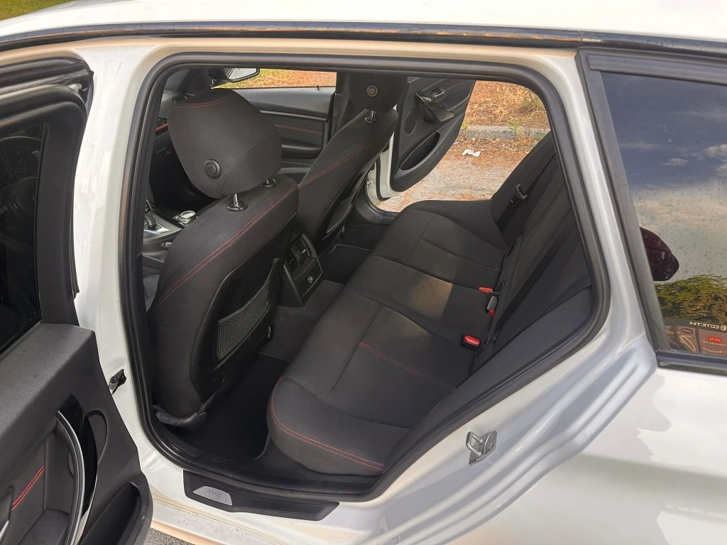 BMW 318 Sport Line 8ZF, снимка 12 - Автомобили и джипове - 55953785