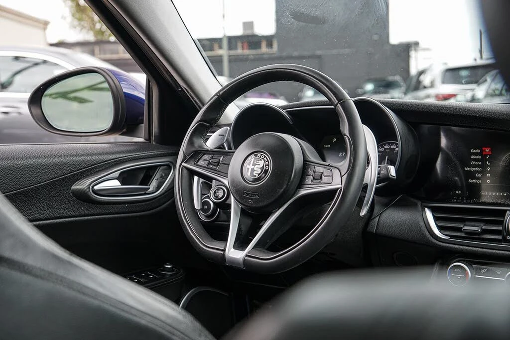 Alfa Romeo Giulia КРАЙНА ЦЕНА, снимка 7 - Автомобили и джипове - 56046553