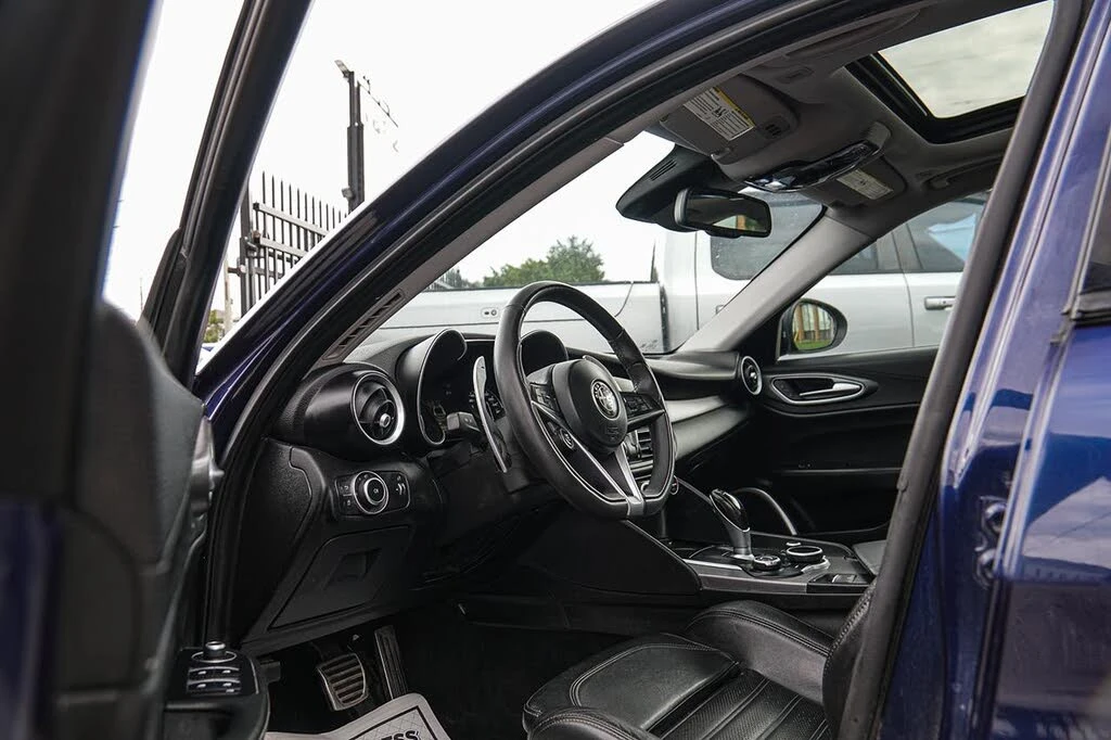 Alfa Romeo Giulia КРАЙНА ЦЕНА, снимка 13 - Автомобили и джипове - 56046553