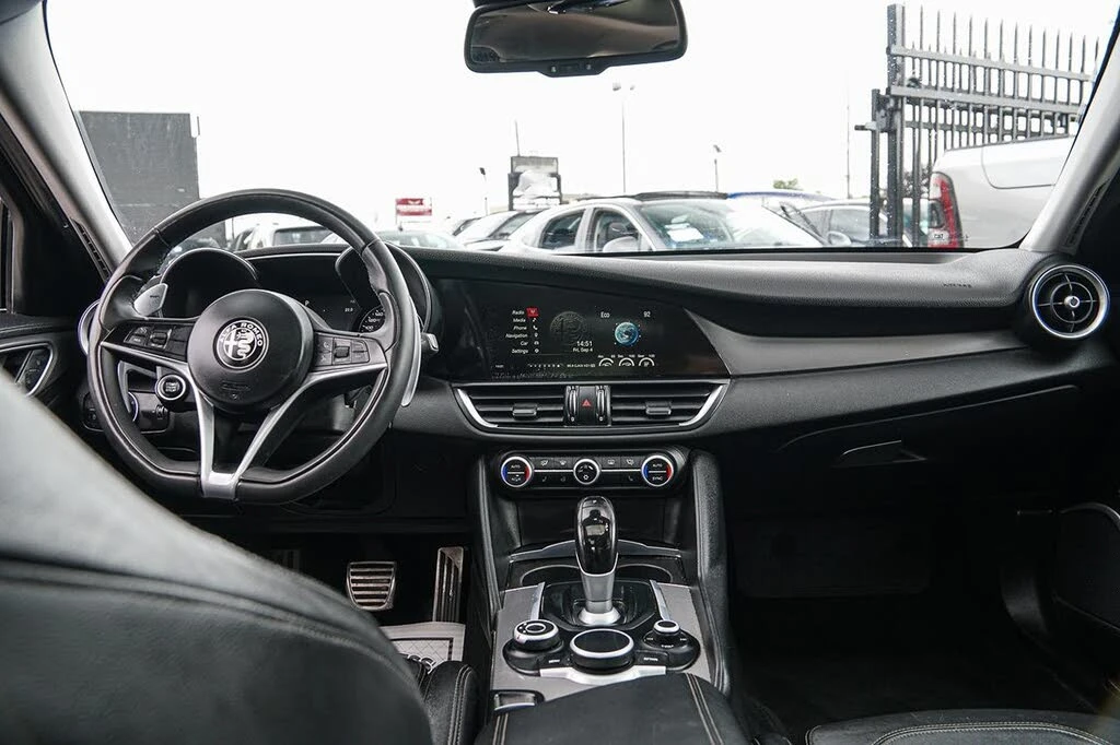Alfa Romeo Giulia КРАЙНА ЦЕНА, снимка 8 - Автомобили и джипове - 56046553