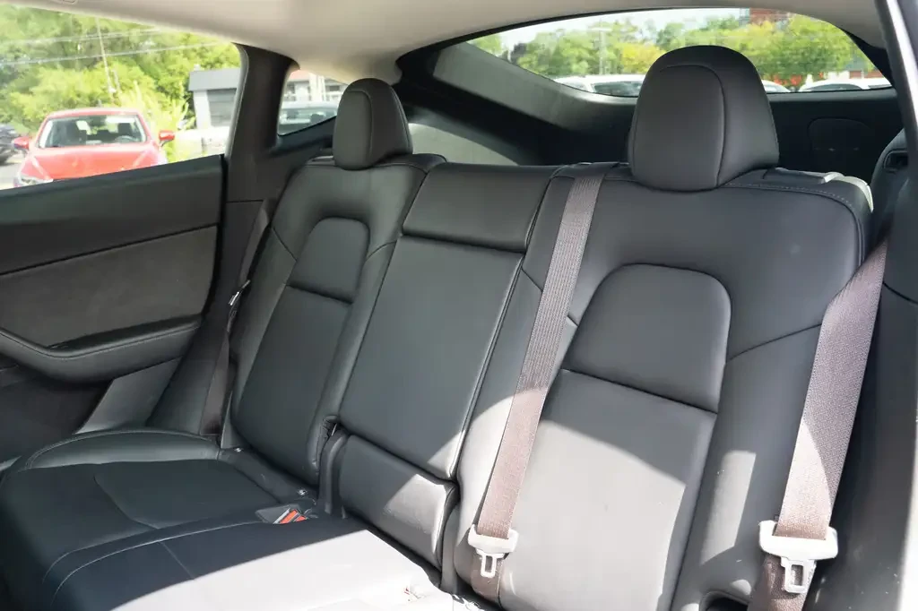 Tesla Model Y LRange| ACCEL BOOST| AWD | ACC| BSM+ NO ACCIDENT, снимка 13 - Автомобили и джипове - 56061723