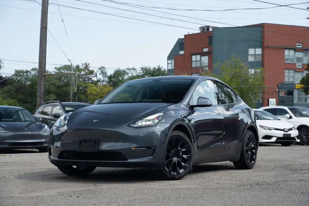Tesla Model Y LRange| ACCEL BOOST| AWD | ACC| BSM+ NO ACCIDENT