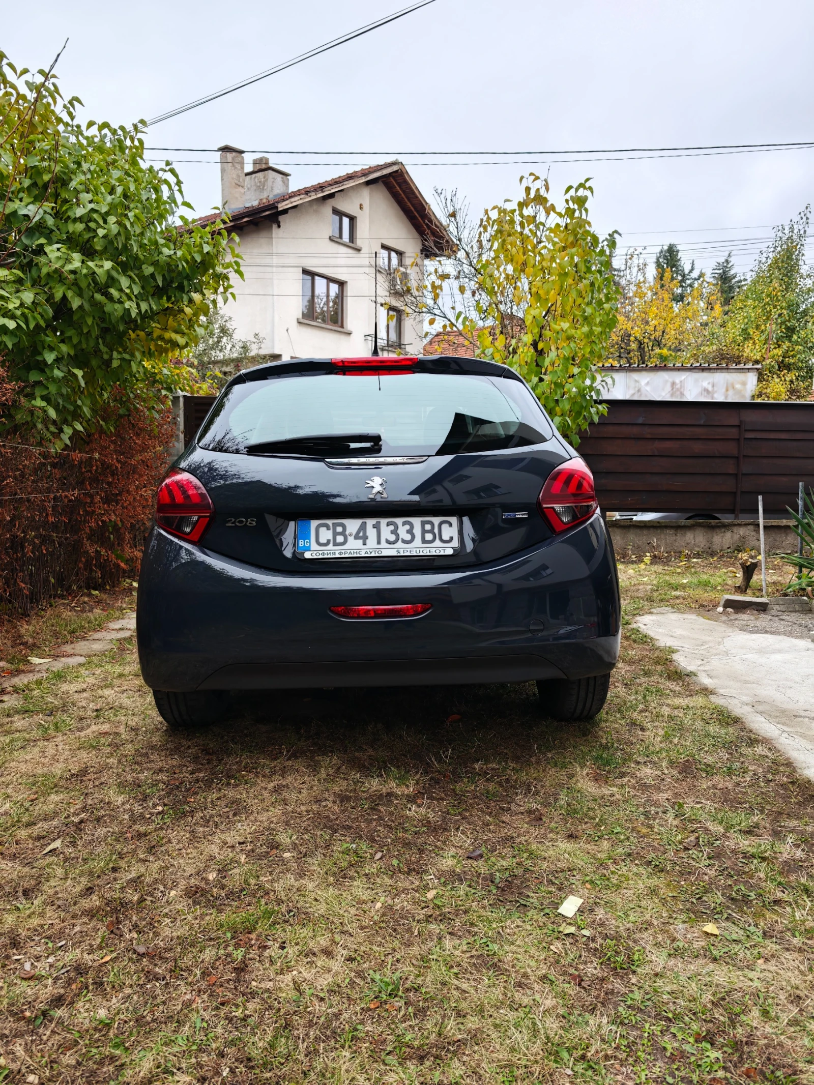 Peugeot 208 1.2i 82к.с., снимка 5 - Автомобили и джипове - 56710695
