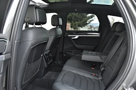 VW Touareg 5.0TDI R-LINE * 360* IQ HD MATRIX* PANO FULL - 30900 € / 60435.15 лв. - 90265856 16