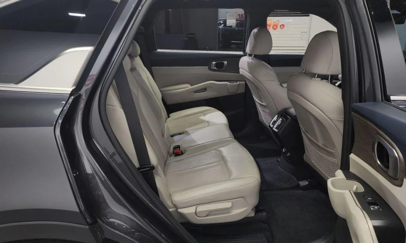 Kia Sorento HEV 1.6 4WD Prestige * НАЙ-ДОБРА ЦЕНА В БЪЛГАРИЯ* , снимка 12 - Автомобили и джипове - 52108209