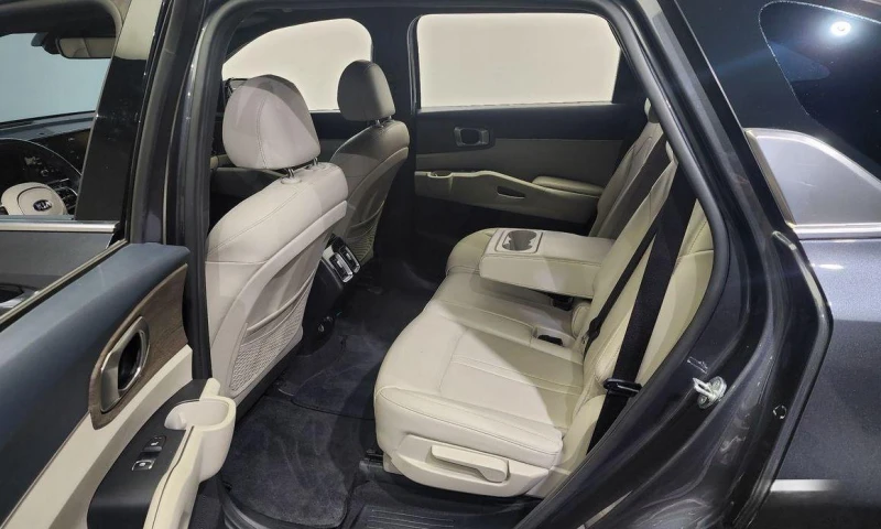 Kia Sorento HEV 1.6 4WD Prestige * НАЙ-ДОБРА ЦЕНА В БЪЛГАРИЯ* , снимка 11 - Автомобили и джипове - 52108209