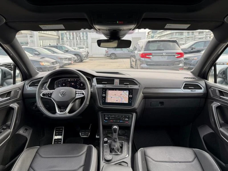 VW Tiguan HIGHLINE R-LINE * * CARFAX * * АВТО КРЕДИТ * * , снимка 9 - Автомобили и джипове - 52644401