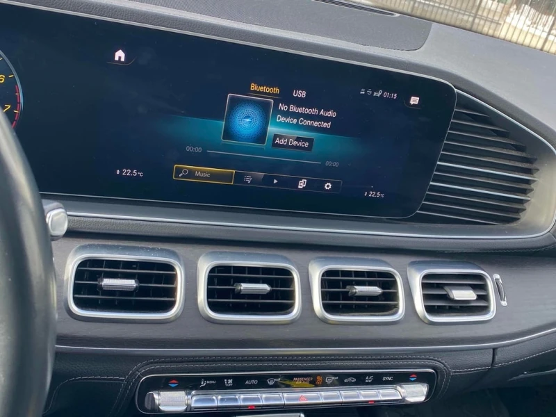 Mercedes-Benz GLS580 * 4MATIC AWD * CARFAX * Full-size luxury SUV * , снимка 9 - Автомобили и джипове - 53264211