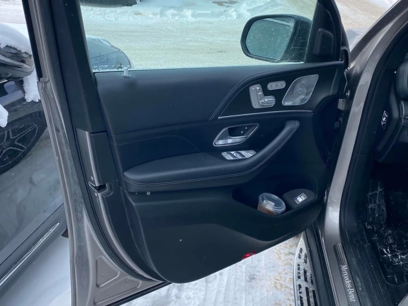 Mercedes-Benz GLS580 * 4MATIC AWD * CARFAX * Full-size luxury SUV * , снимка 11 - Автомобили и джипове - 53264211