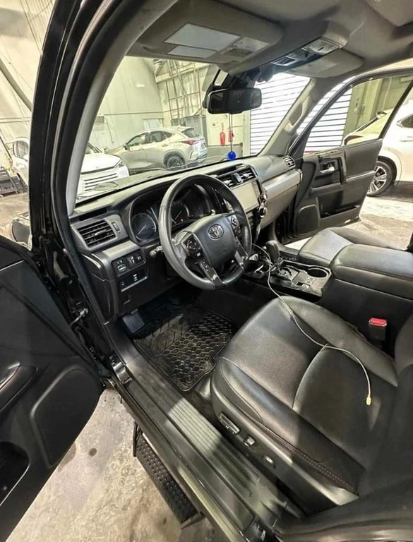 Toyota 4runner TRD off road premium V * CARFAX * БЕЗ ПЪРВОНАЧАЛНА, снимка 8 - Автомобили и джипове - 52770853