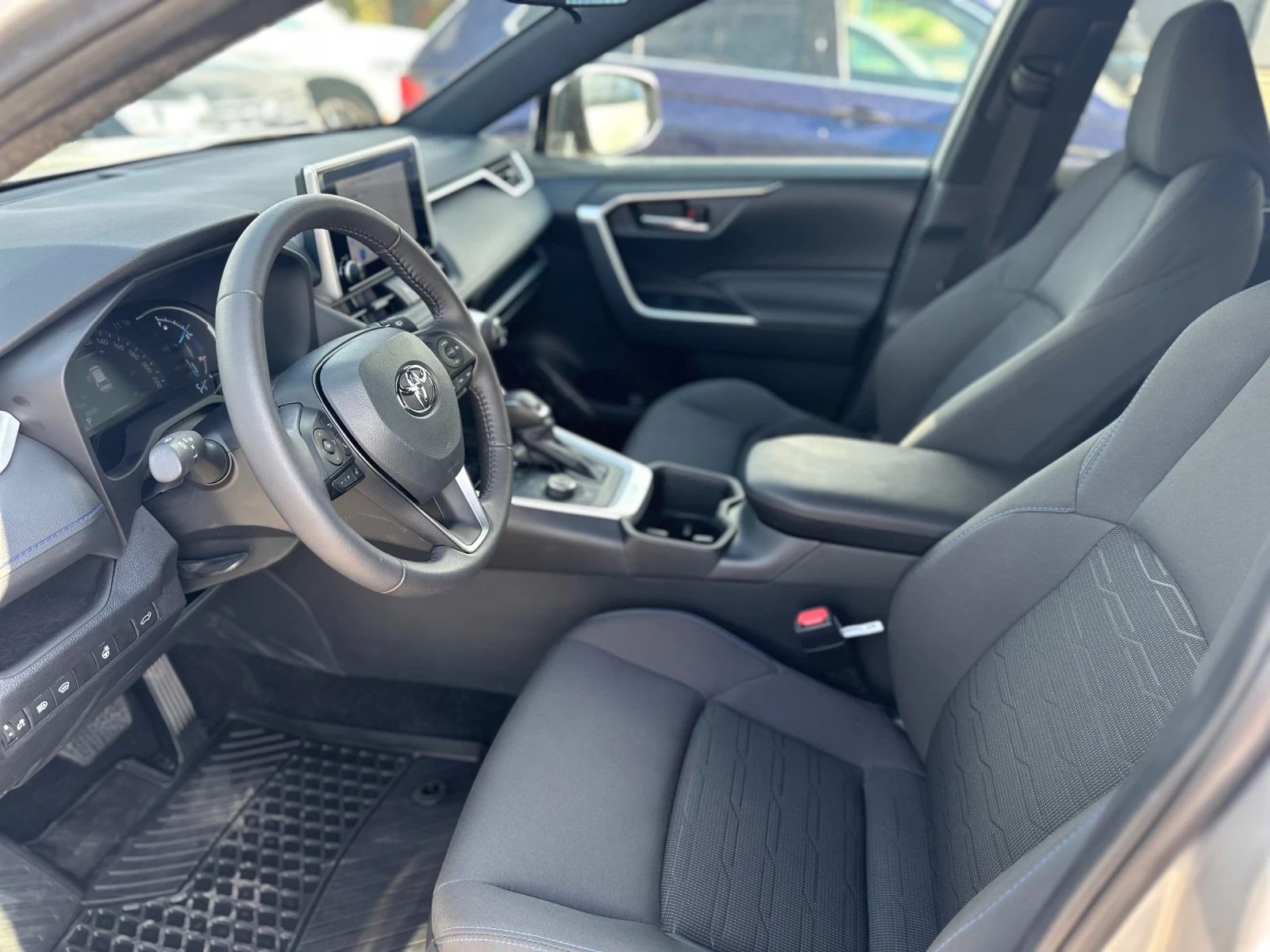 Toyota Rav4 2.5 Hybrid SE AWD, снимка 14 - Автомобили и джипове - 53770632