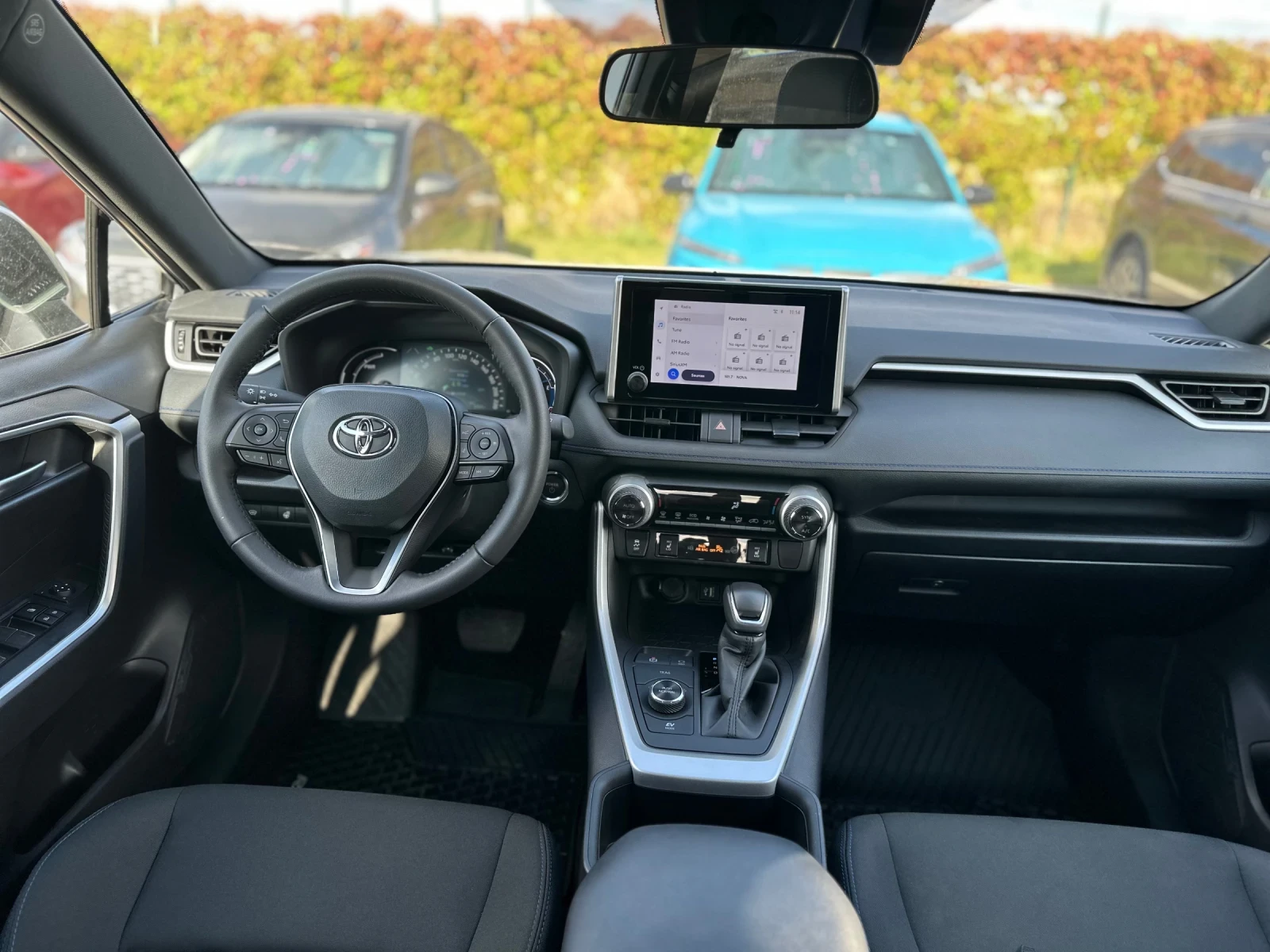 Toyota Rav4 2.5 Hybrid SE AWD, снимка 15 - Автомобили и джипове - 53770632