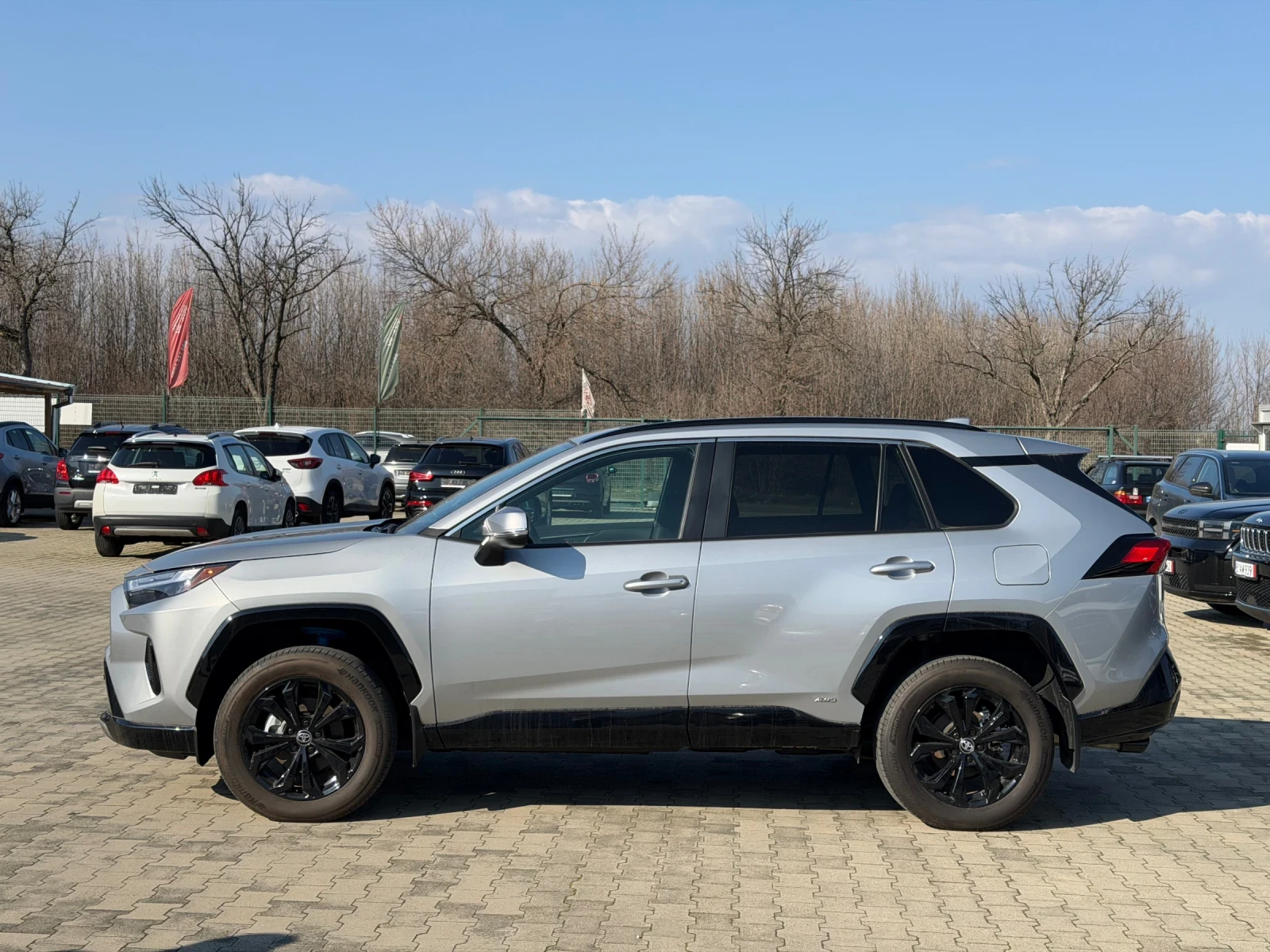 Toyota Rav4 2.5 Hybrid SE AWD, снимка 8 - Автомобили и джипове - 53770632