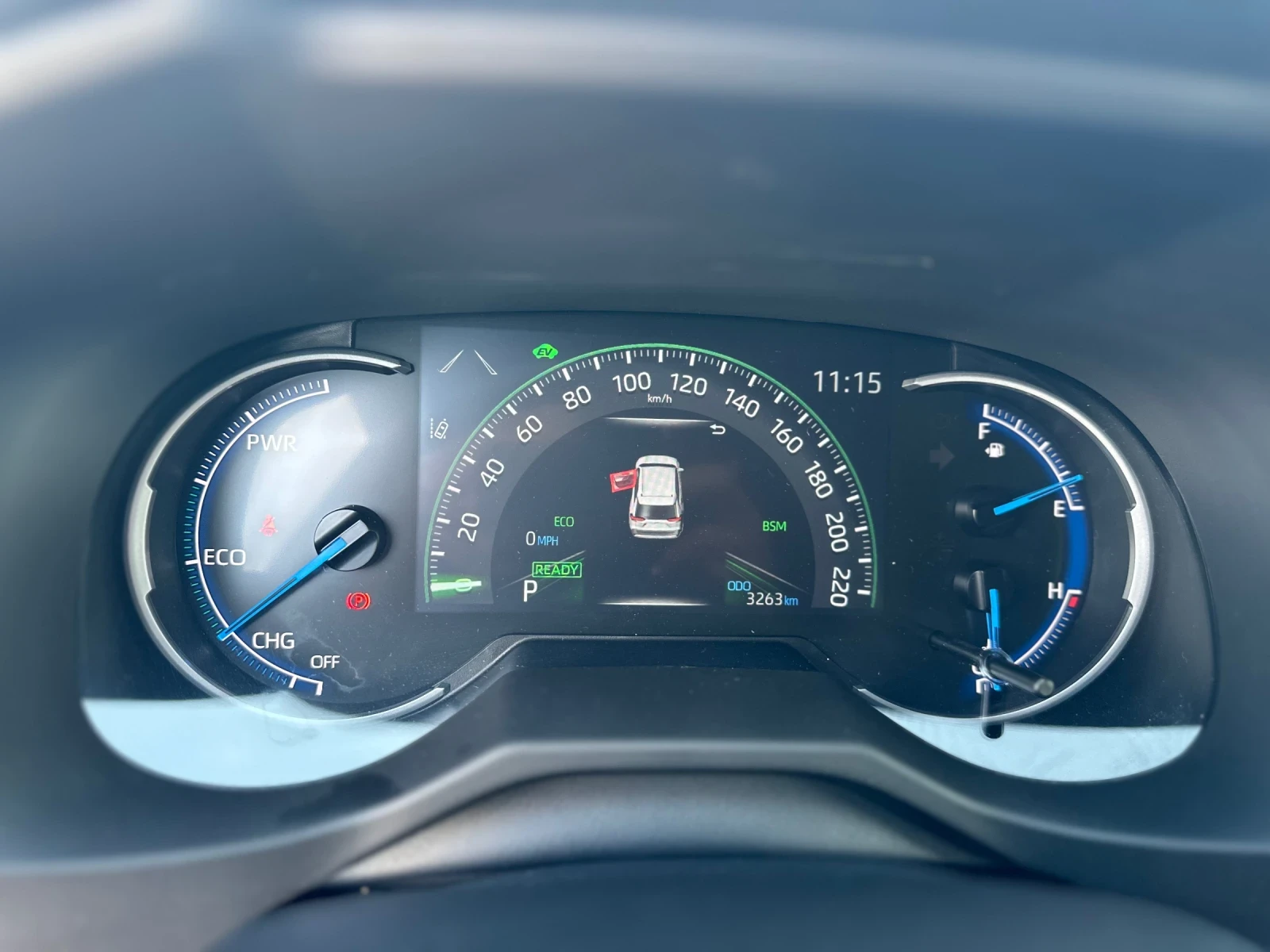 Toyota Rav4 2.5 Hybrid SE AWD, снимка 12 - Автомобили и джипове - 53770632