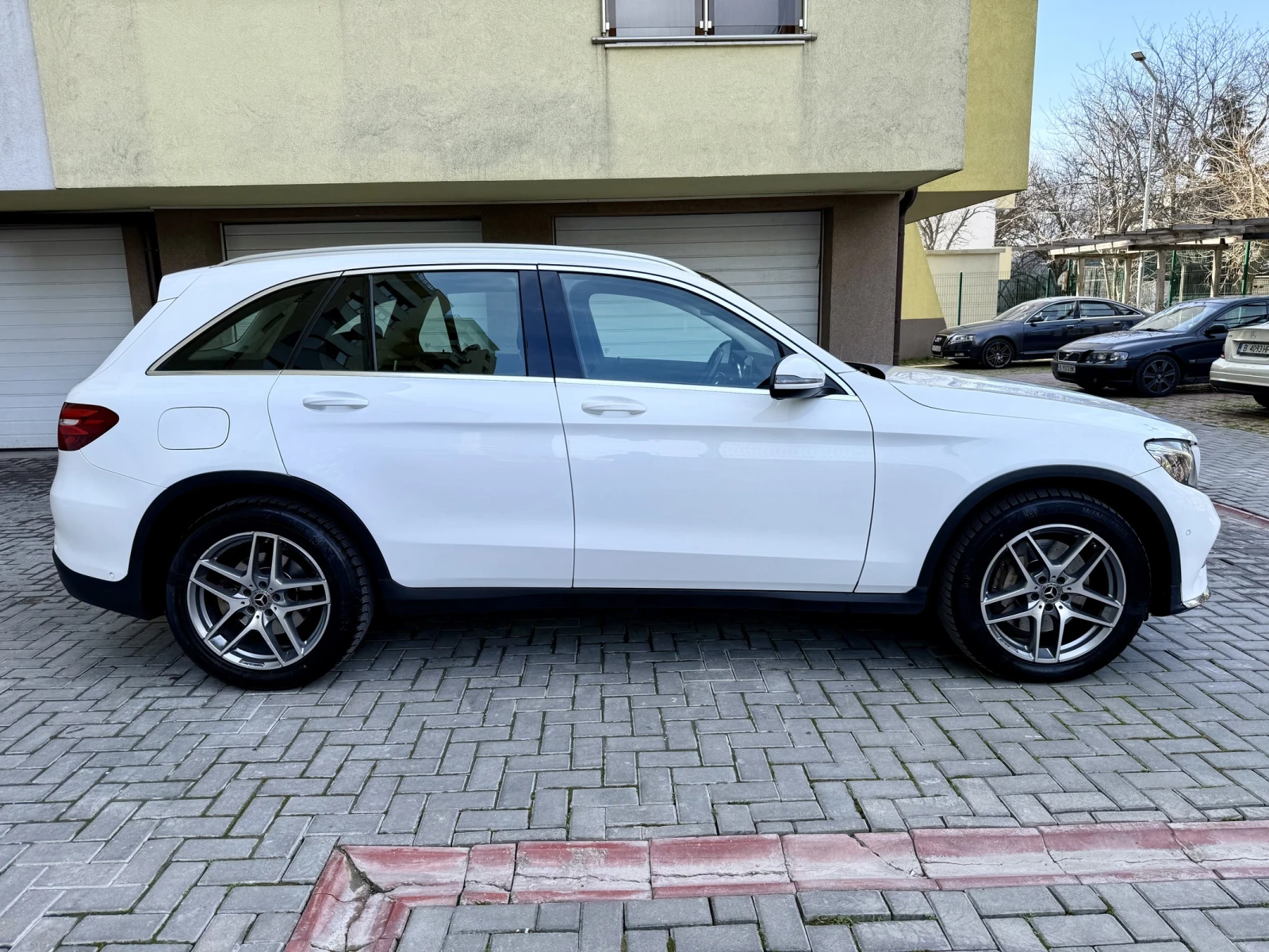Mercedes-Benz GLC 250 Exclusive 4MATIC 9G, снимка 4 - Автомобили и джипове - 53984347