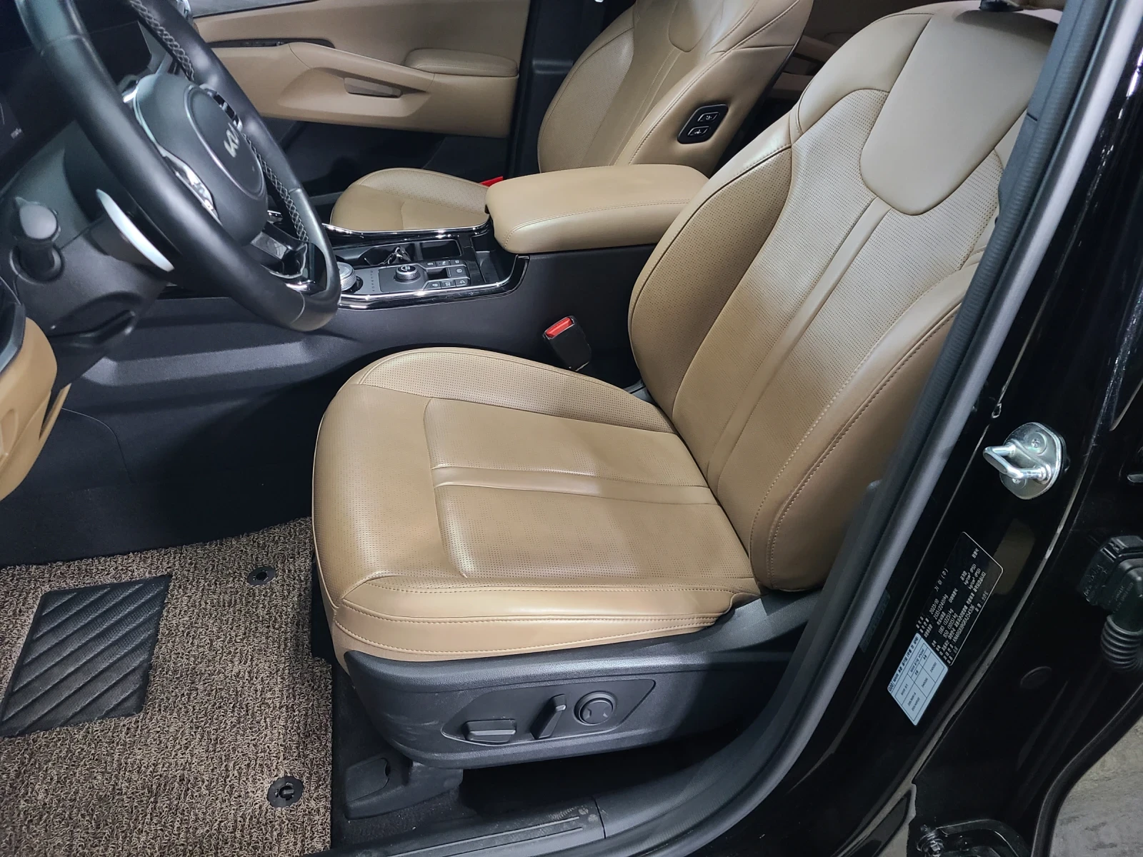 Kia Sorento ОЧАКВАН ВНОС 15.04, 2.2 ДИЗЕЛ, FWD, DISTRONIC + , снимка 9 - Автомобили и джипове - 54007881