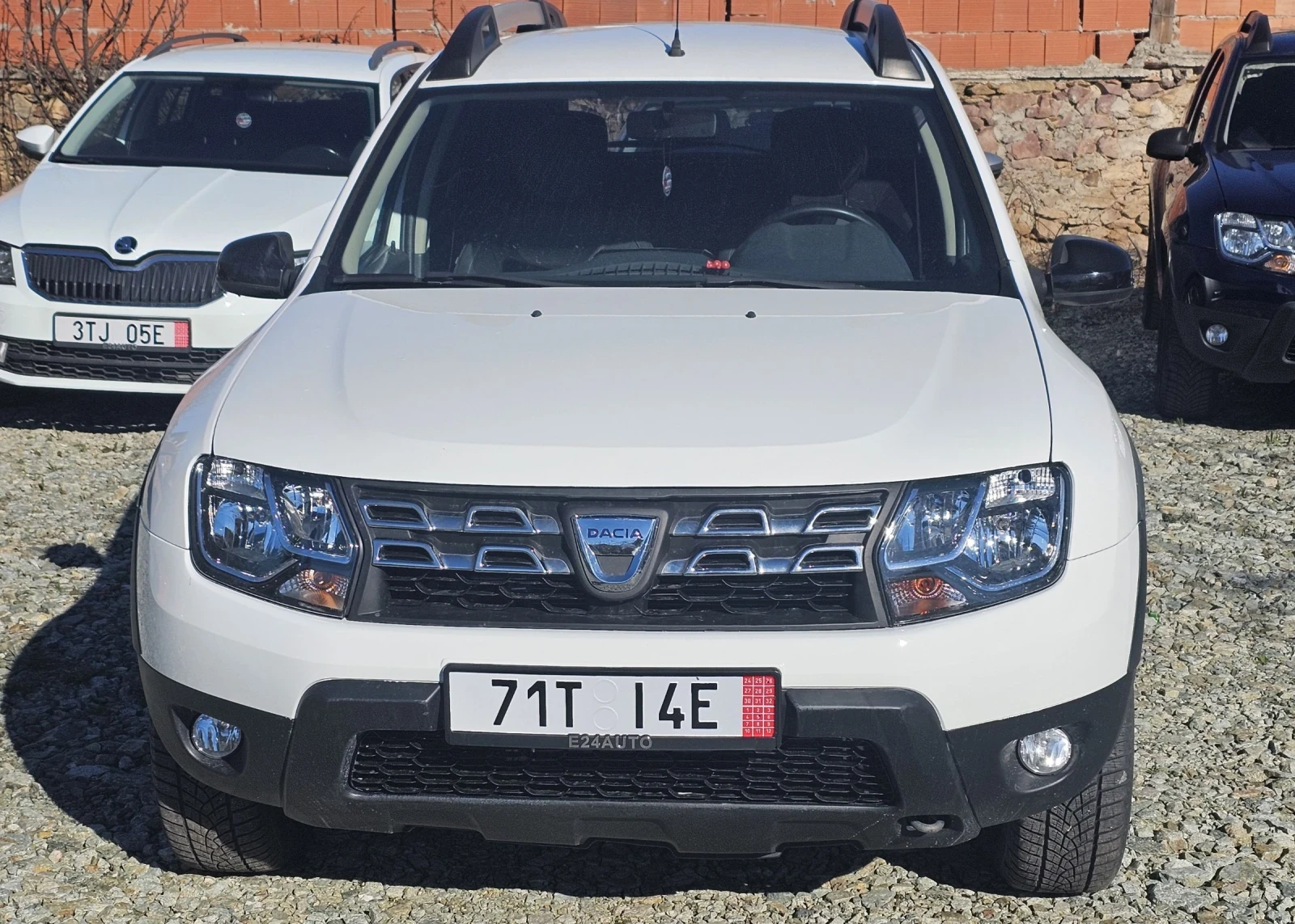 Dacia Duster 1.6 SCe, EURO6 74000км, снимка 2 - Автомобили и джипове - 54100946