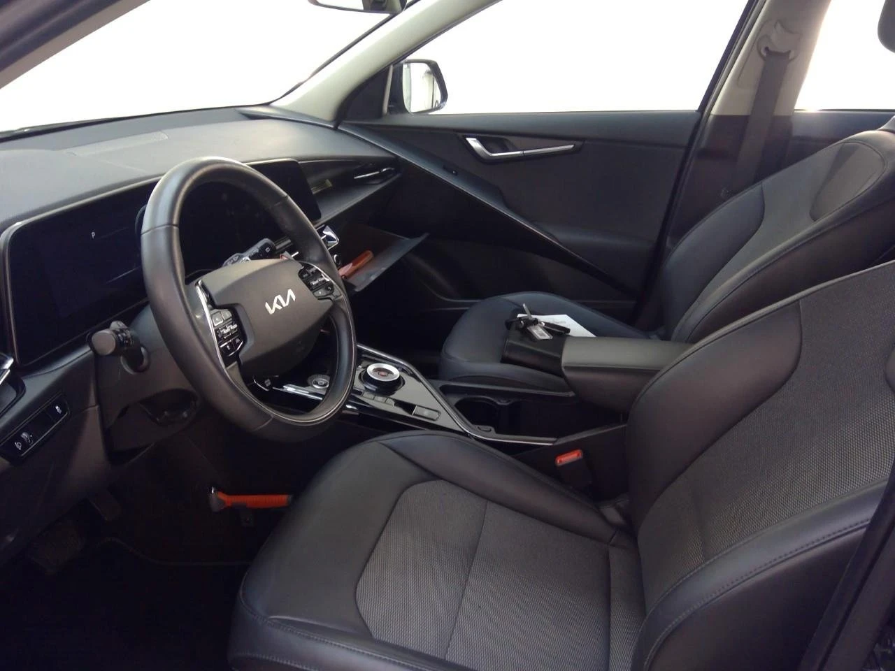 Kia Niro 65 kWh DynamicLine, снимка 6 - Автомобили и джипове - 54358382