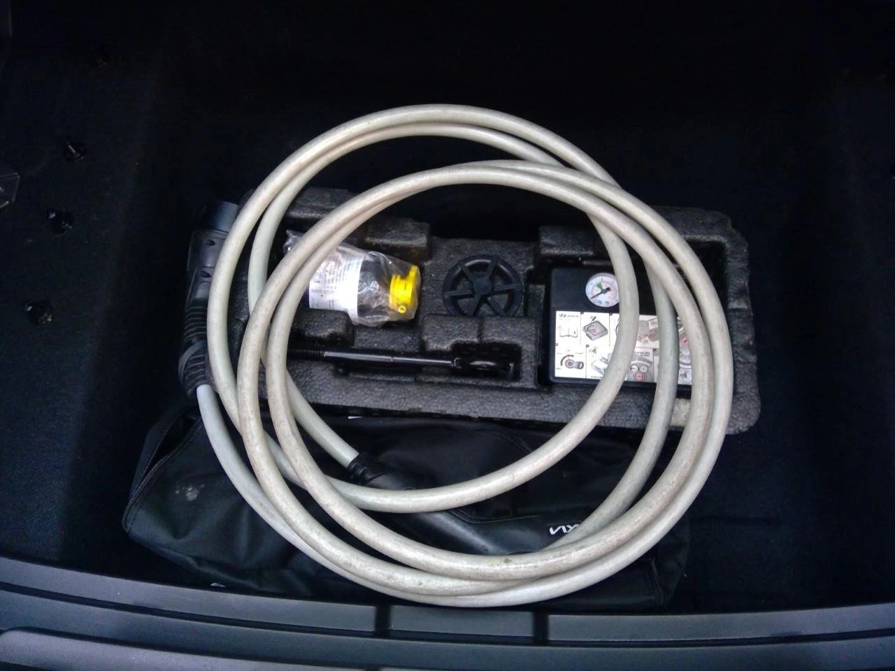 Kia Niro 65 kWh DynamicLine, снимка 8 - Автомобили и джипове - 54358382