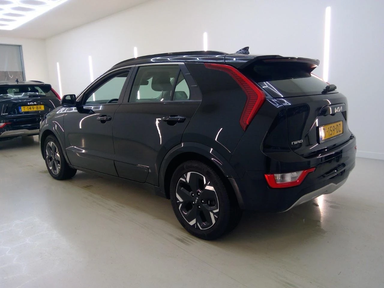 Kia Niro 65 kWh DynamicLine, снимка 3 - Автомобили и джипове - 54358382