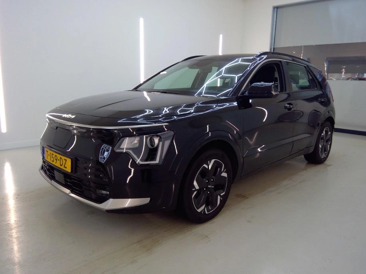 Kia Niro 65 kWh DynamicLine, снимка 2 - Автомобили и джипове - 54358382