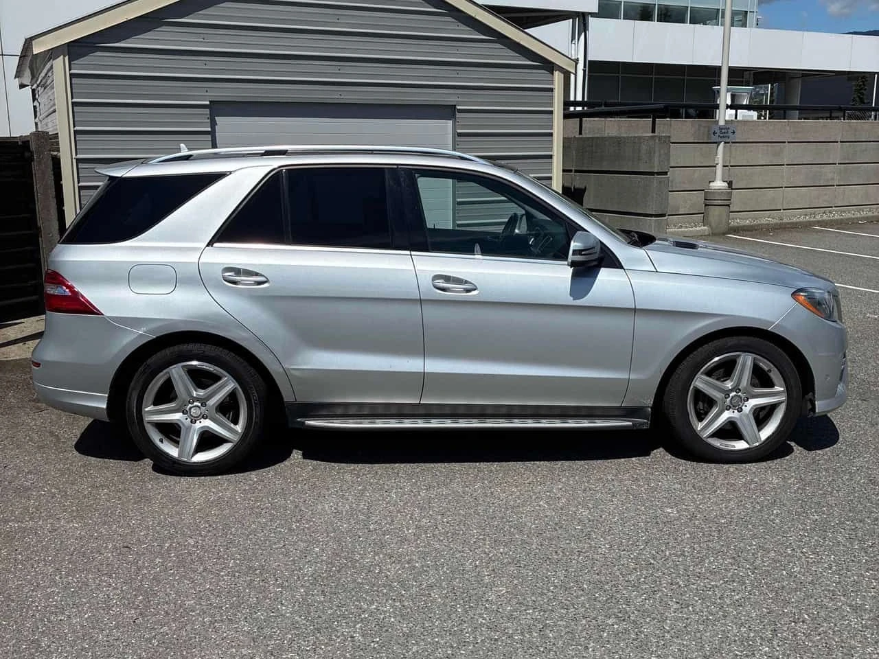 Mercedes-Benz ML 350 4MATIC * ДИСТРОНИК* 360 КАМЕРА* ПАНОРАМА* , снимка 4 - Автомобили и джипове - 54875768