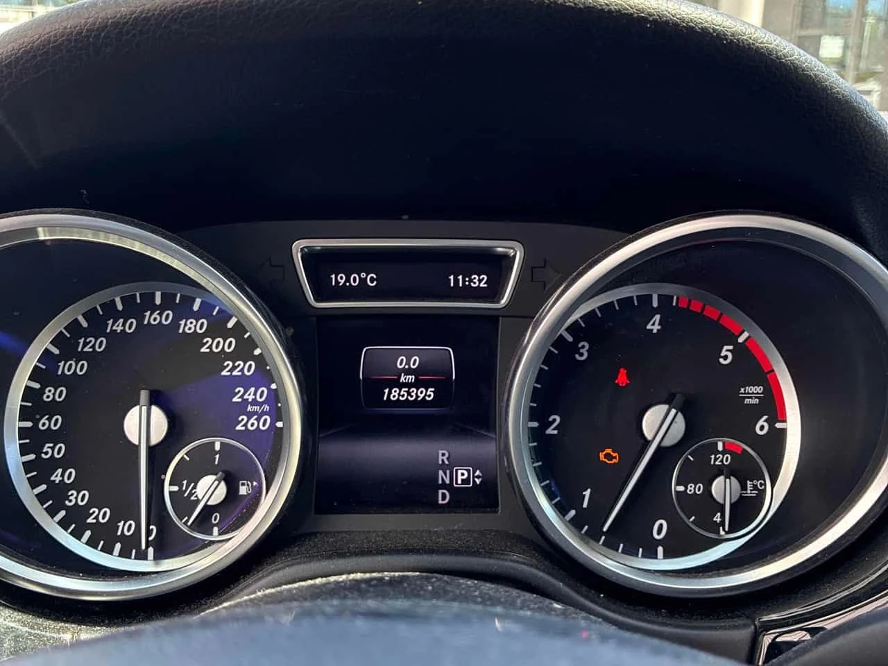 Mercedes-Benz ML 350 4MATIC * ДИСТРОНИК* 360 КАМЕРА* ПАНОРАМА* , снимка 8 - Автомобили и джипове - 54875768