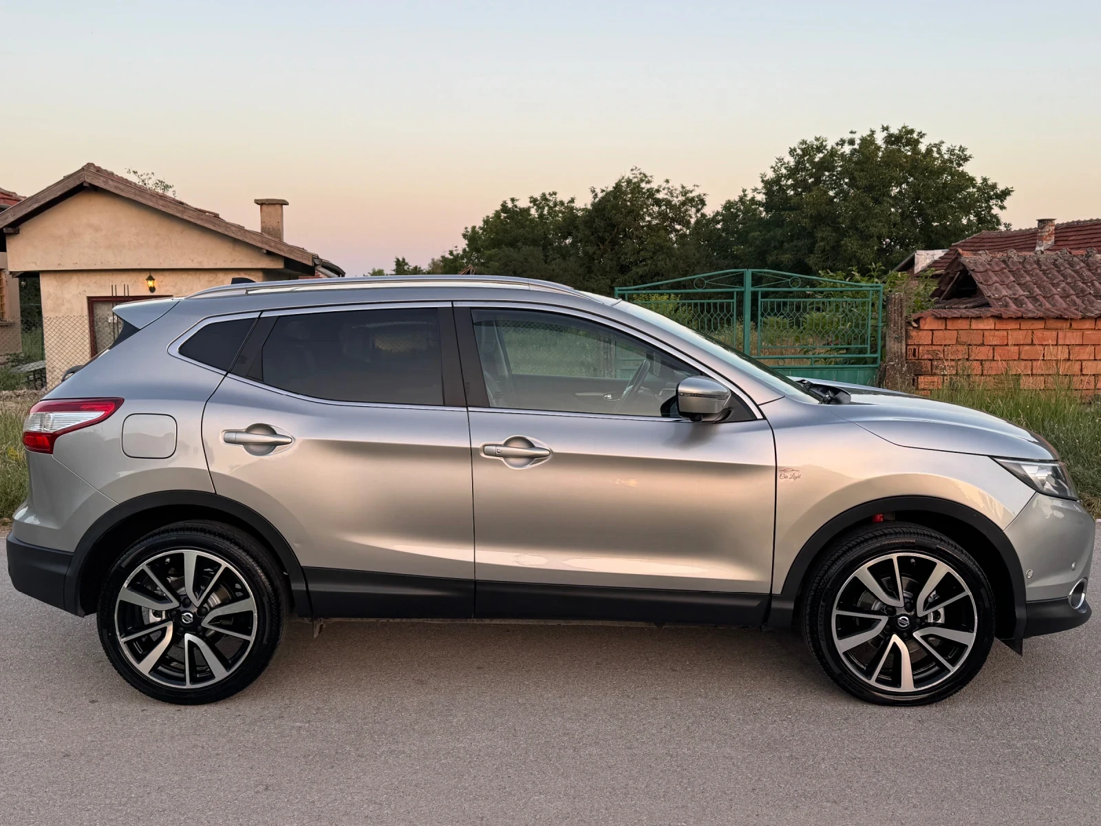 Nissan Qashqai 1.6DCI;:360-Kamera:;KOJA:;Panorama:;TEKNA:;FULL;; , снимка 3 - Автомобили и джипове - 55160875