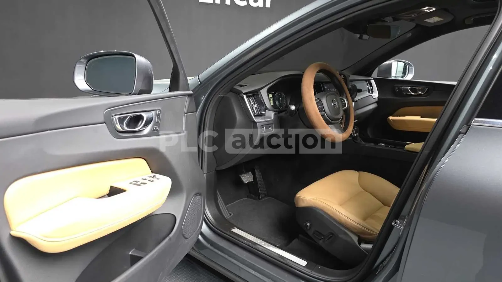 Volvo XC60 T5 MOMENTUM/HEAD UP/360CAM/PANORAMA/FULL, снимка 6 - Автомобили и джипове - 55237000