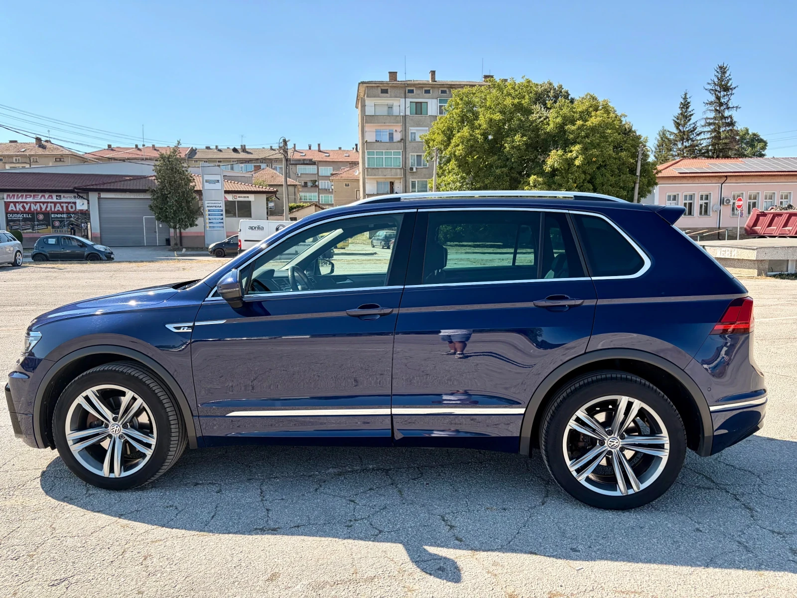 VW Tiguan 2.0TDI/Rline/MTRX/85000км, снимка 8 - Автомобили и джипове - 55741544