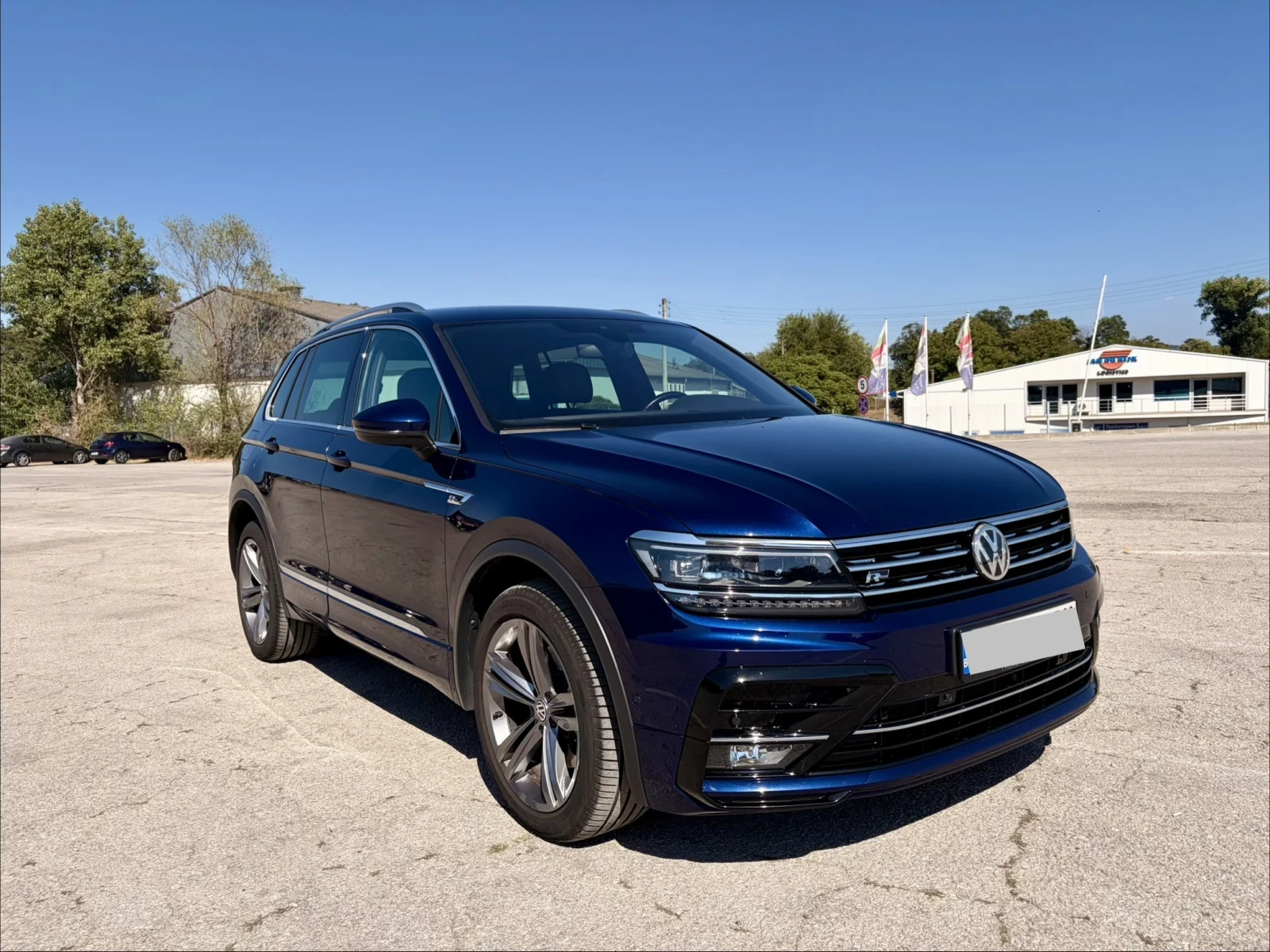 VW Tiguan 2.0TDI/Rline/MTRX/85000км, снимка 3 - Автомобили и джипове - 55741544