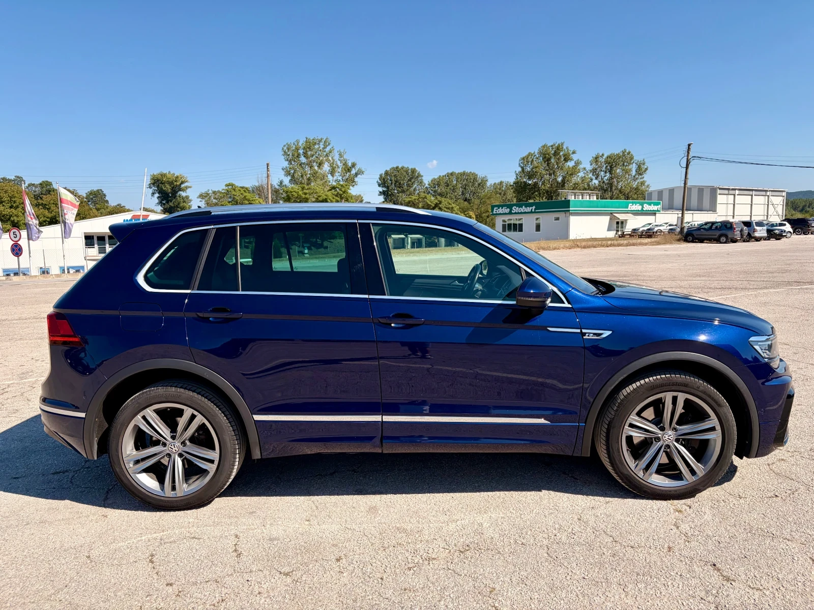 VW Tiguan 2.0TDI/Rline/MTRX/85000км, снимка 4 - Автомобили и джипове - 55741544