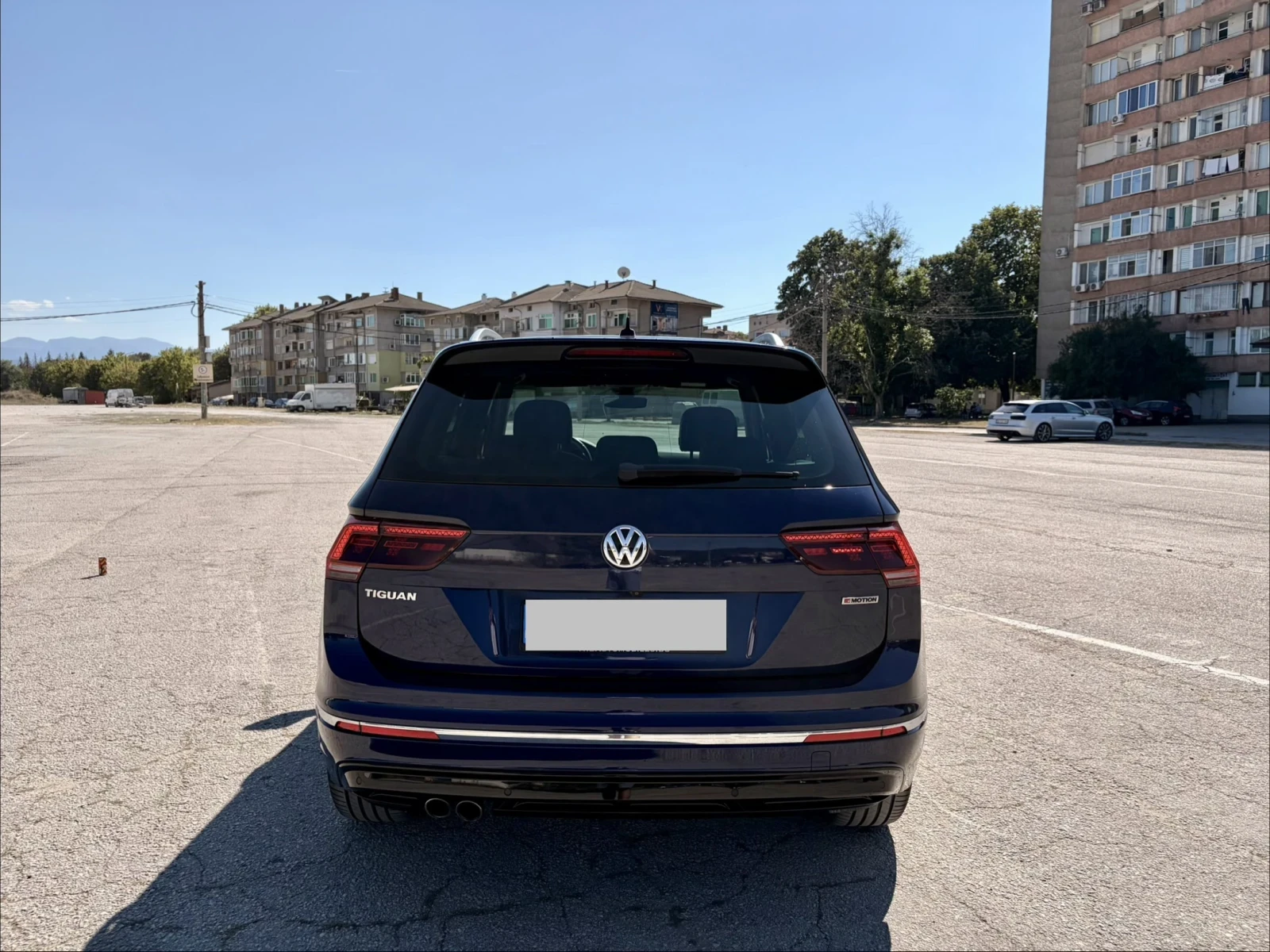VW Tiguan 2.0TDI/Rline/MTRX/85000км, снимка 6 - Автомобили и джипове - 55741544