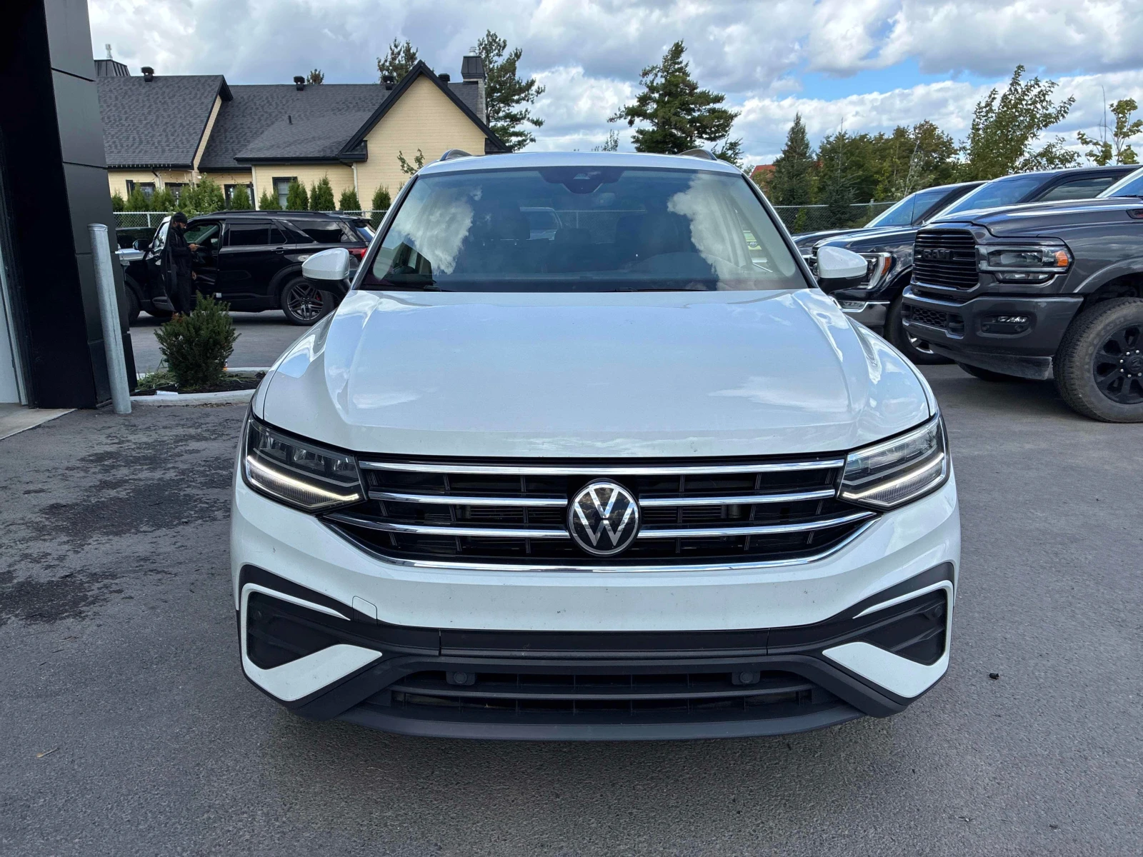 VW Tiguan * Comfortline * CARFAX * , снимка 6 - Автомобили и джипове - 56030336