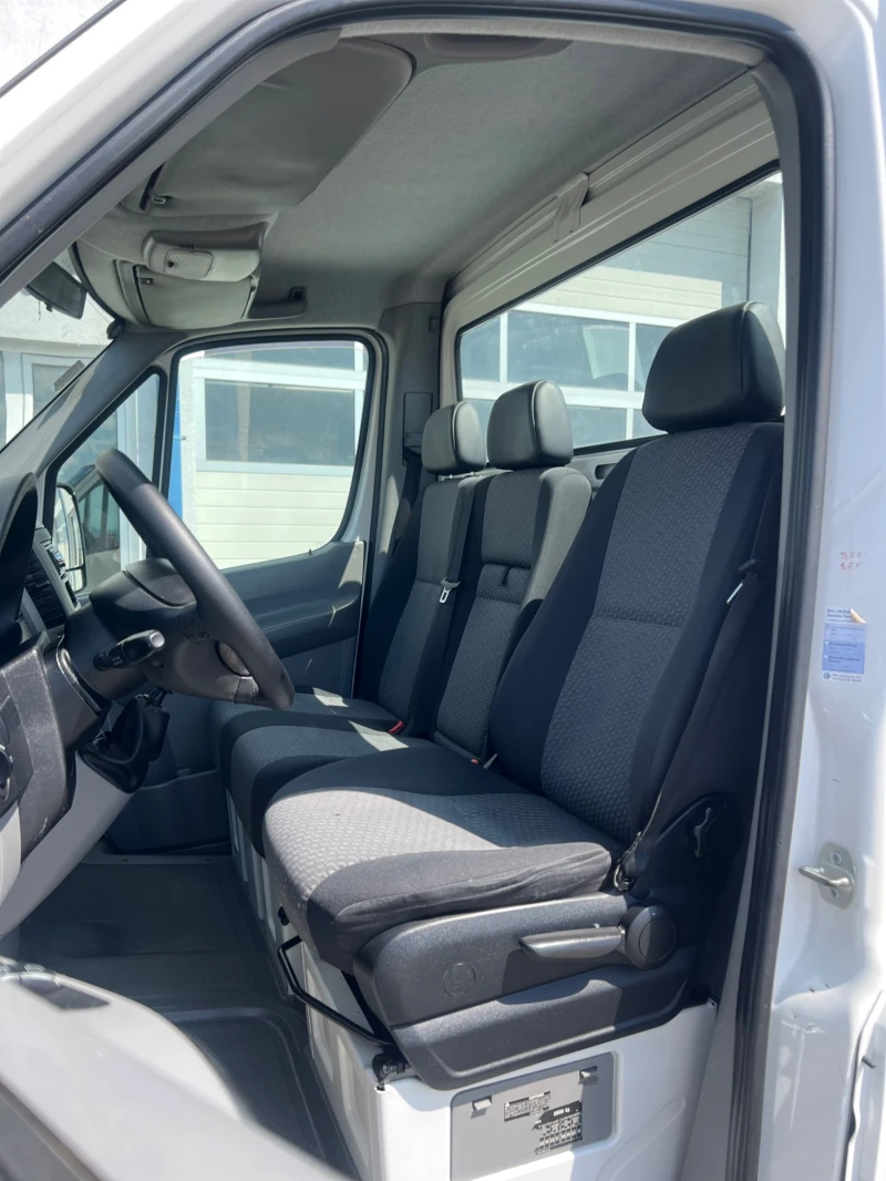 VW Crafter Макси-4.30 дължина / Климатроник, снимка 16 - Бусове и автобуси - 50080292