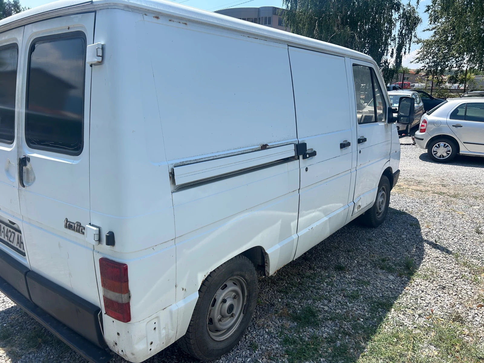 Renault Trafic 2.1 - изображение 6