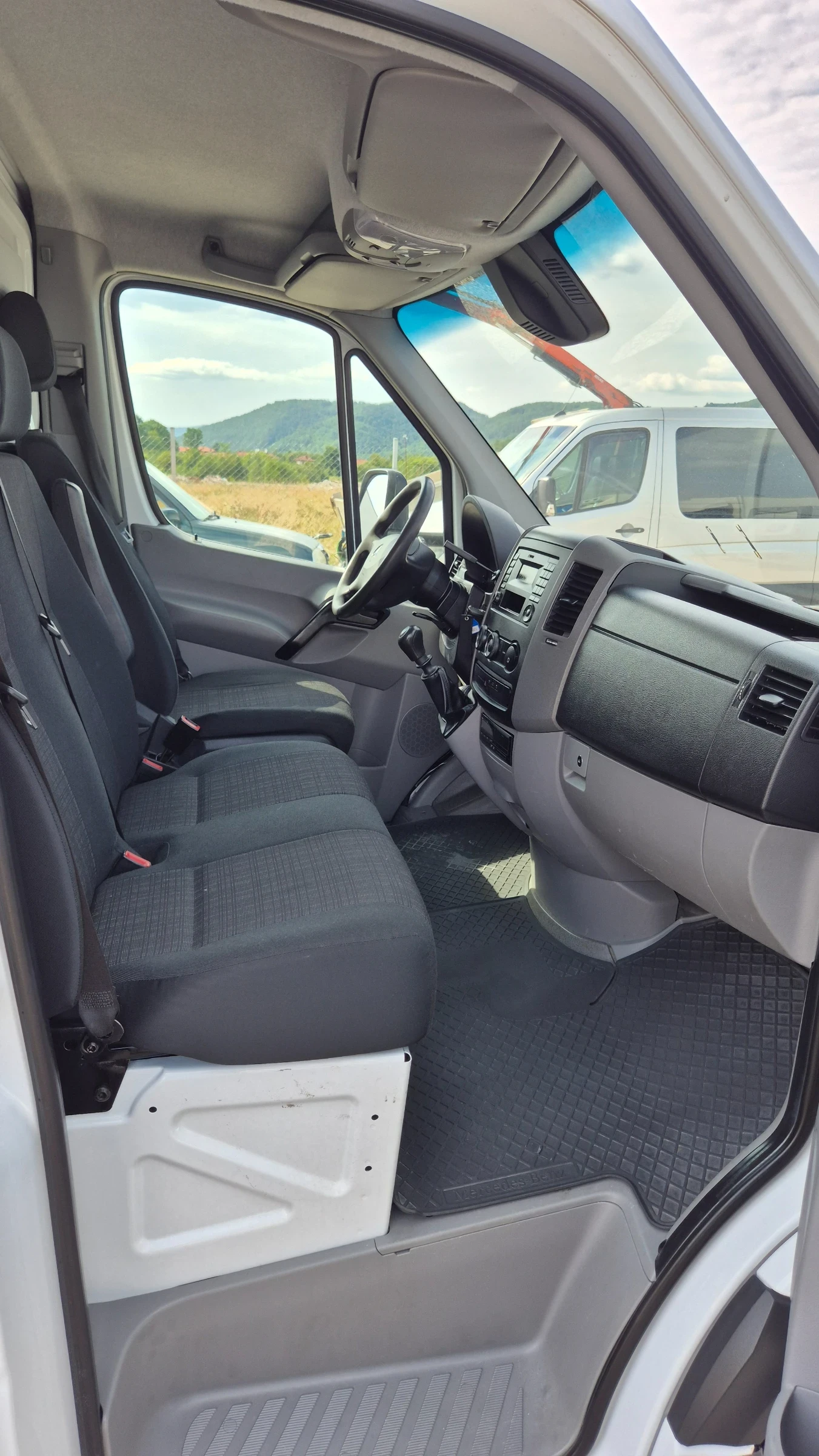 Mercedes-Benz Sprinter 519 * 3.5тона* 4.50м.* БОРД* КЛИМА* ШВЕЙЦАРИЯ* , снимка 13 - Бусове и автобуси - 55083754