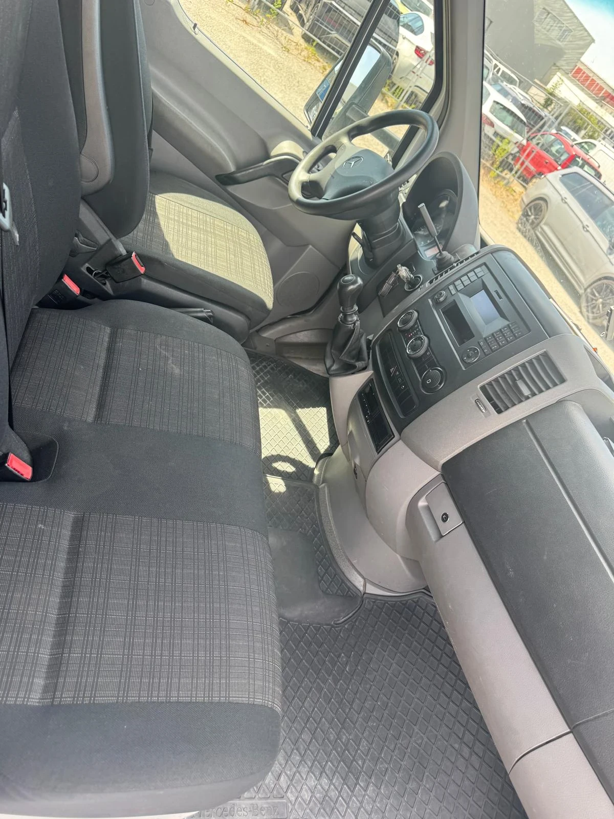 Mercedes-Benz Sprinter 519 * 3.5тона* 4.50м.* БОРД* КЛИМА* ШВЕЙЦАРИЯ* , снимка 8 - Бусове и автобуси - 55083754